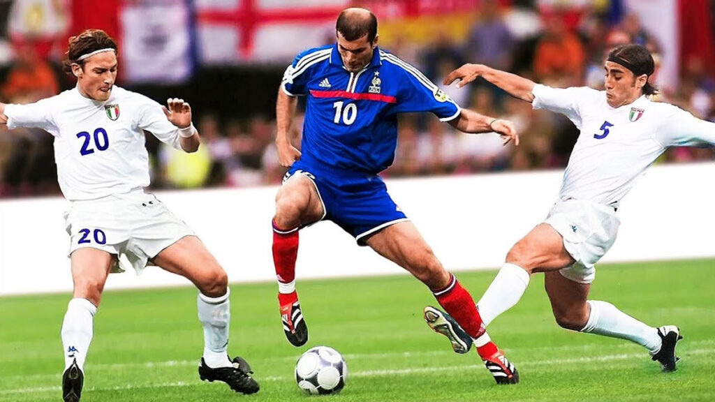 Kỹ thuật Roulette - xoay người 360 độ của Zidane
