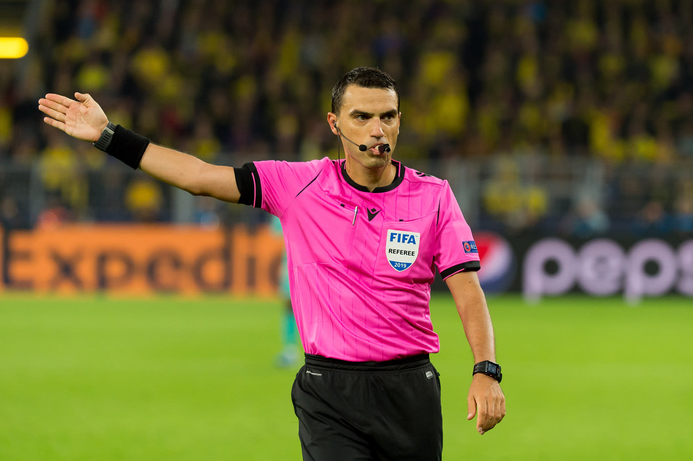 Luật bóng đá và sự thay đổi qua các thời kỳ