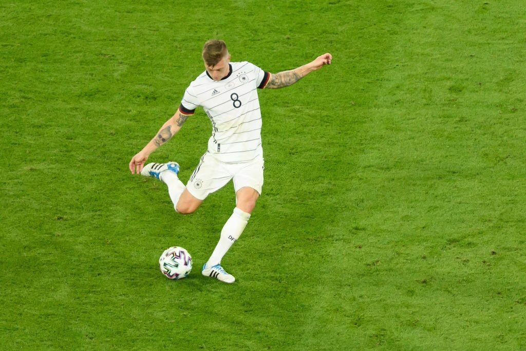 Madrid Zone on X: "📊| Toni Kroos vs #POR - 82 passes completed - 96% passing accuracy - 4/6 long passes completed - 104 touches - 5 duels won - 4 interceptions - 2 recoveries - 1 tackle Complete performance from @ToniKroos! #EURO2020 https://t.co ...