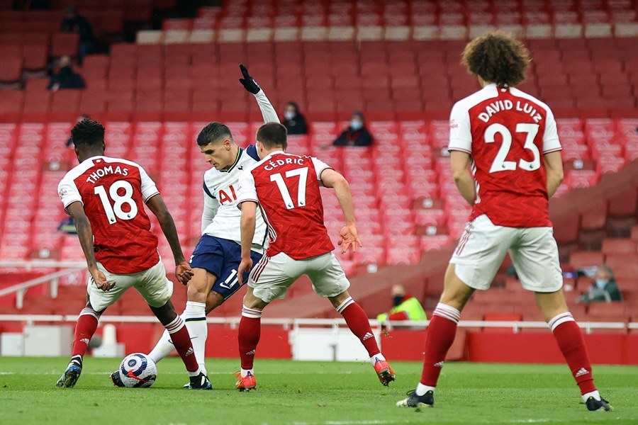Đồng đội há hốc mồm vì cú rabona tuyệt đỉnh của Lamela