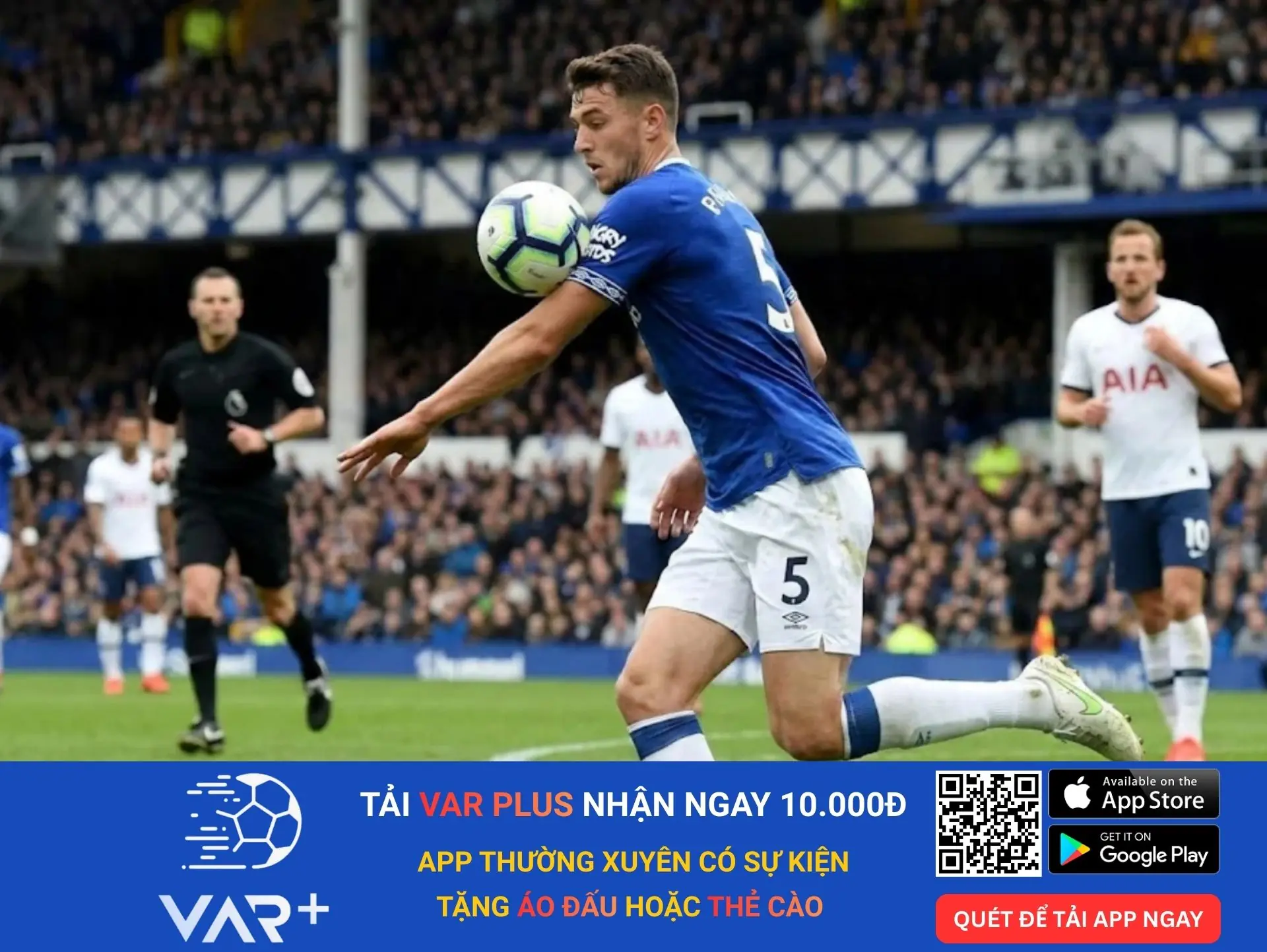 Bóng chạm tay tính từ vị trí nào sẽ bị thổi phạt