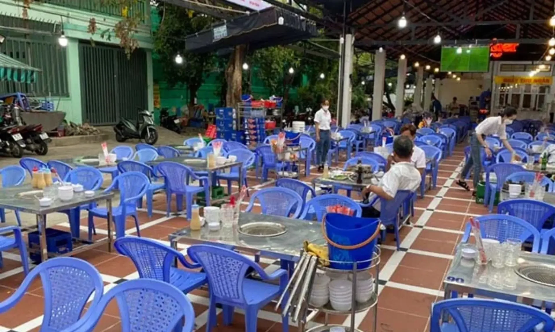 Lẩu dê 404 - Dương Đức Hiền