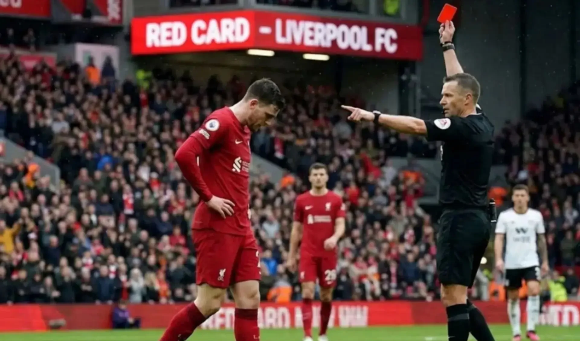 Cầu thủ có thể bị thẻ đỏ nếu cố tình dùng tay cản phá một bàn thắng hợp lệ