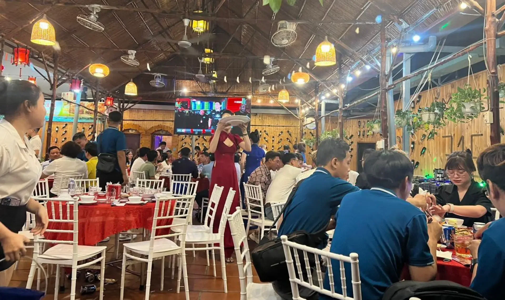 Nhà hàng Ẩm Thực 316