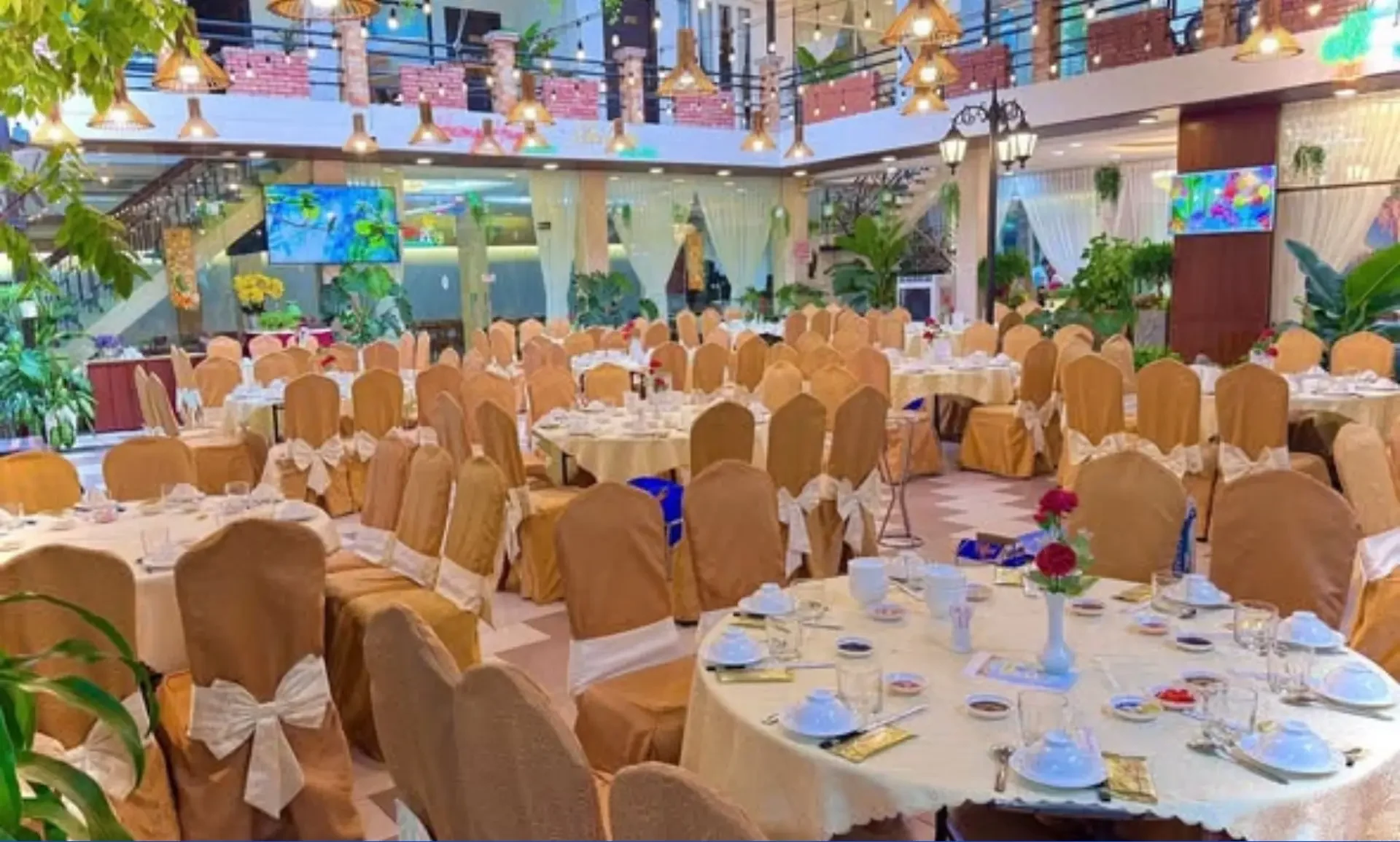 Nhà hàng Hương Huyền Xả Gió