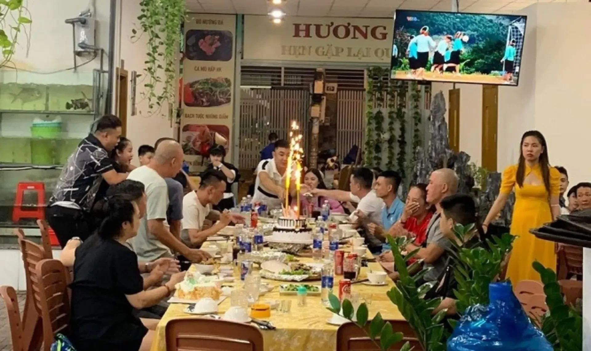 Nhà Hàng Hương Quê (Hồ Câu Tôm)