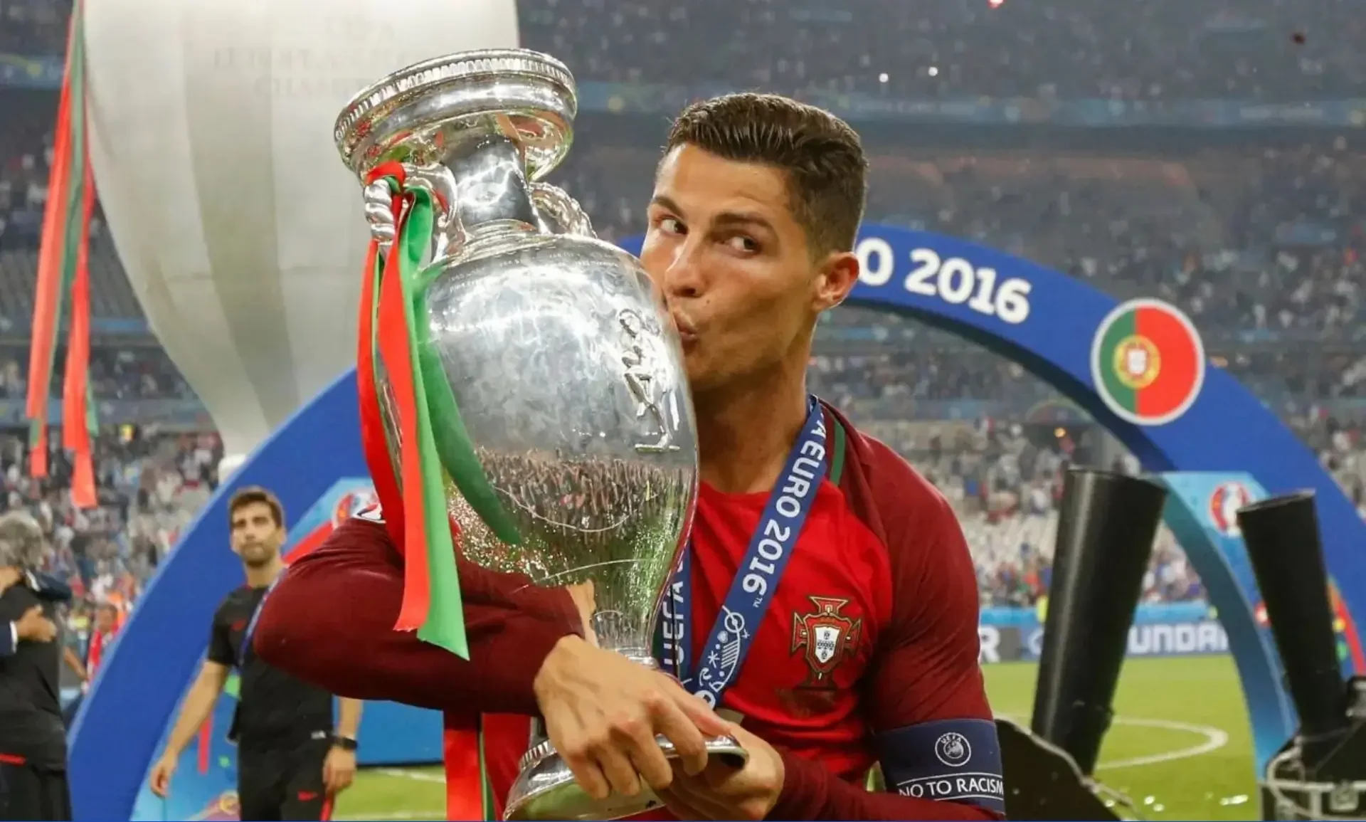 Vô địch cùng Bồ Đào Nha tại Euro 2016