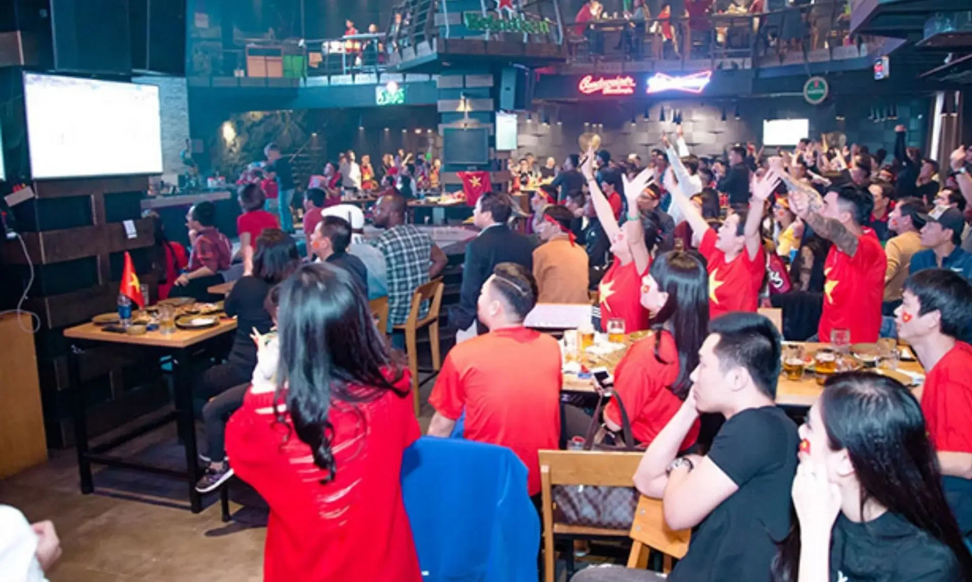 Sparta Beer Club sôi động như một đấu trường