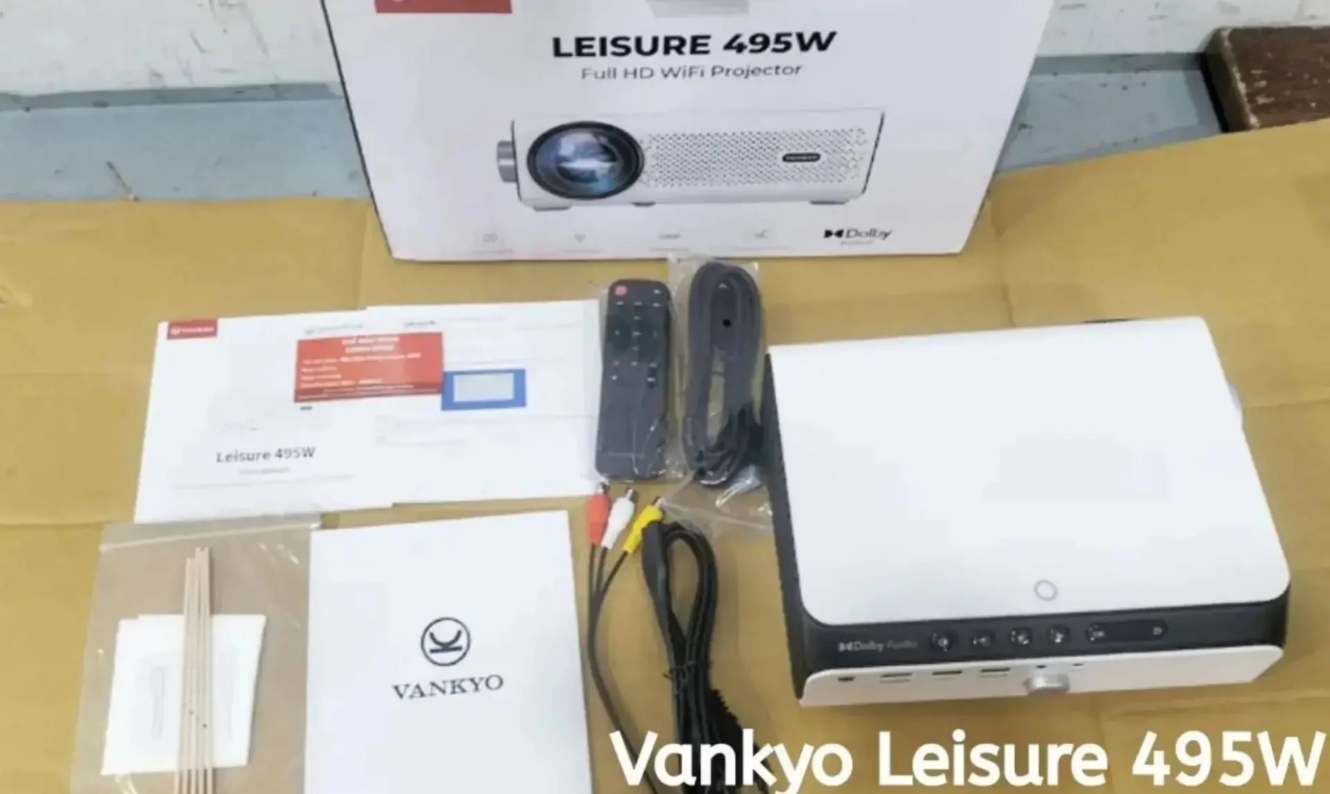 Vankyo Leisure 495W - Máy Chiếu Full HD Âm Thanh Dolby