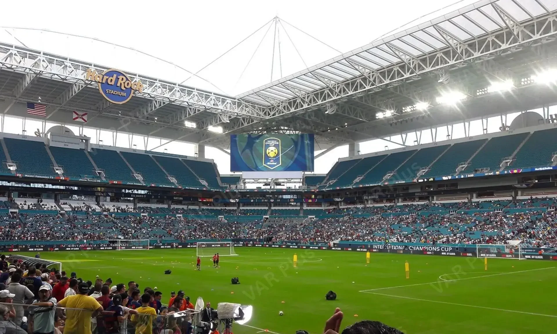 Sân vận động Hard Rock là sân hiếm hoi sử dụng bề mặt cỏ tự nhiên tại Mỹ