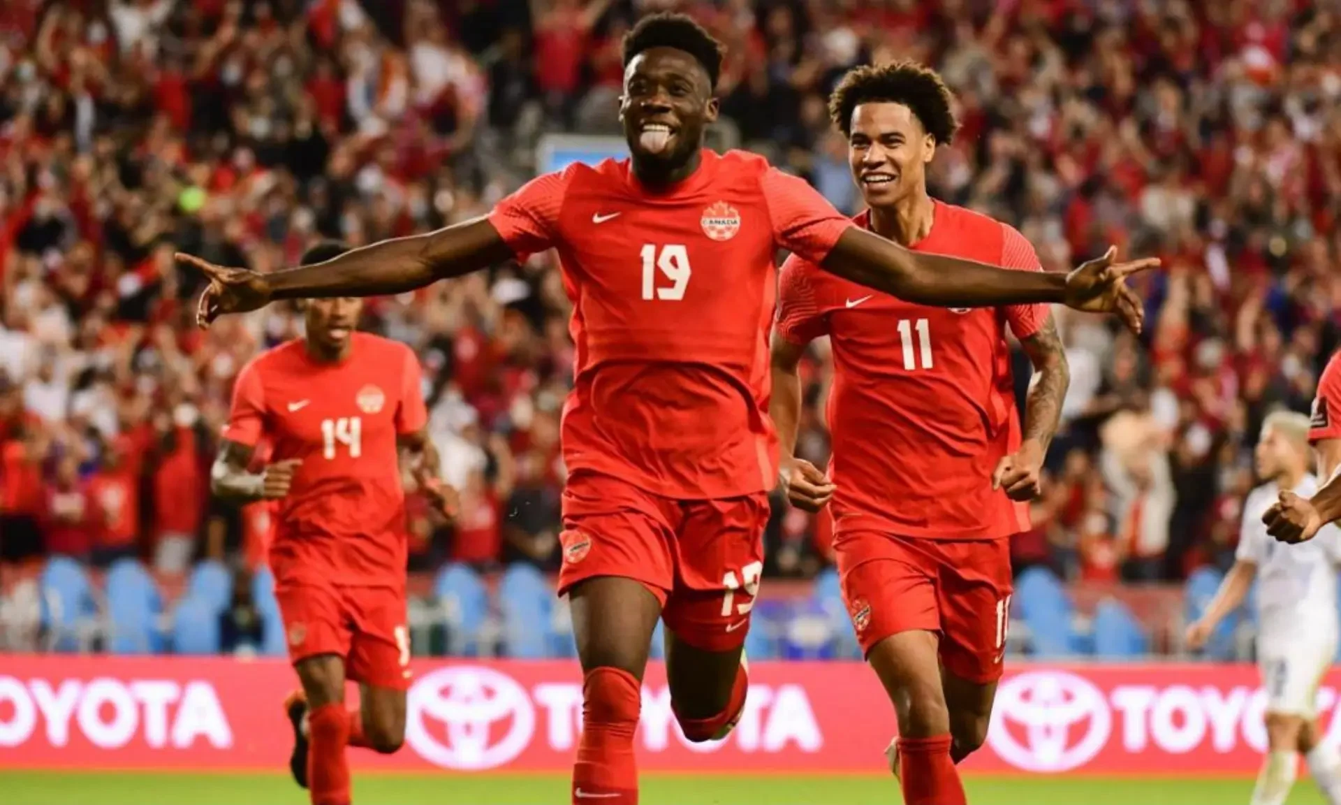 Alphonso Davies – "Mũi khoan" đẳng cấp thế giới