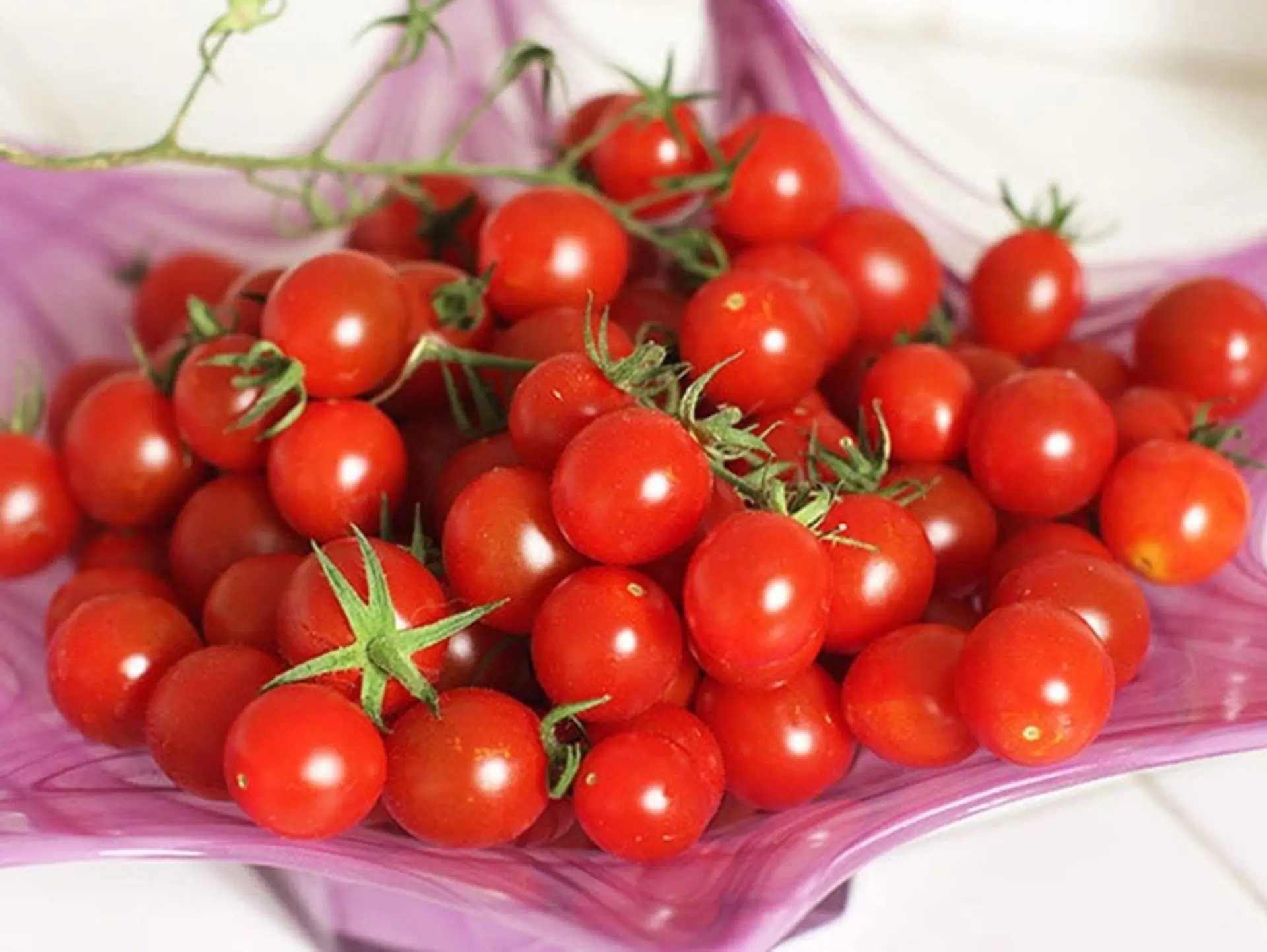 20 món ăn đêm xem World Cup không gây béo bụng hoặc nổi mụn 15 Cà chua bi (Cherry Tomatoes)