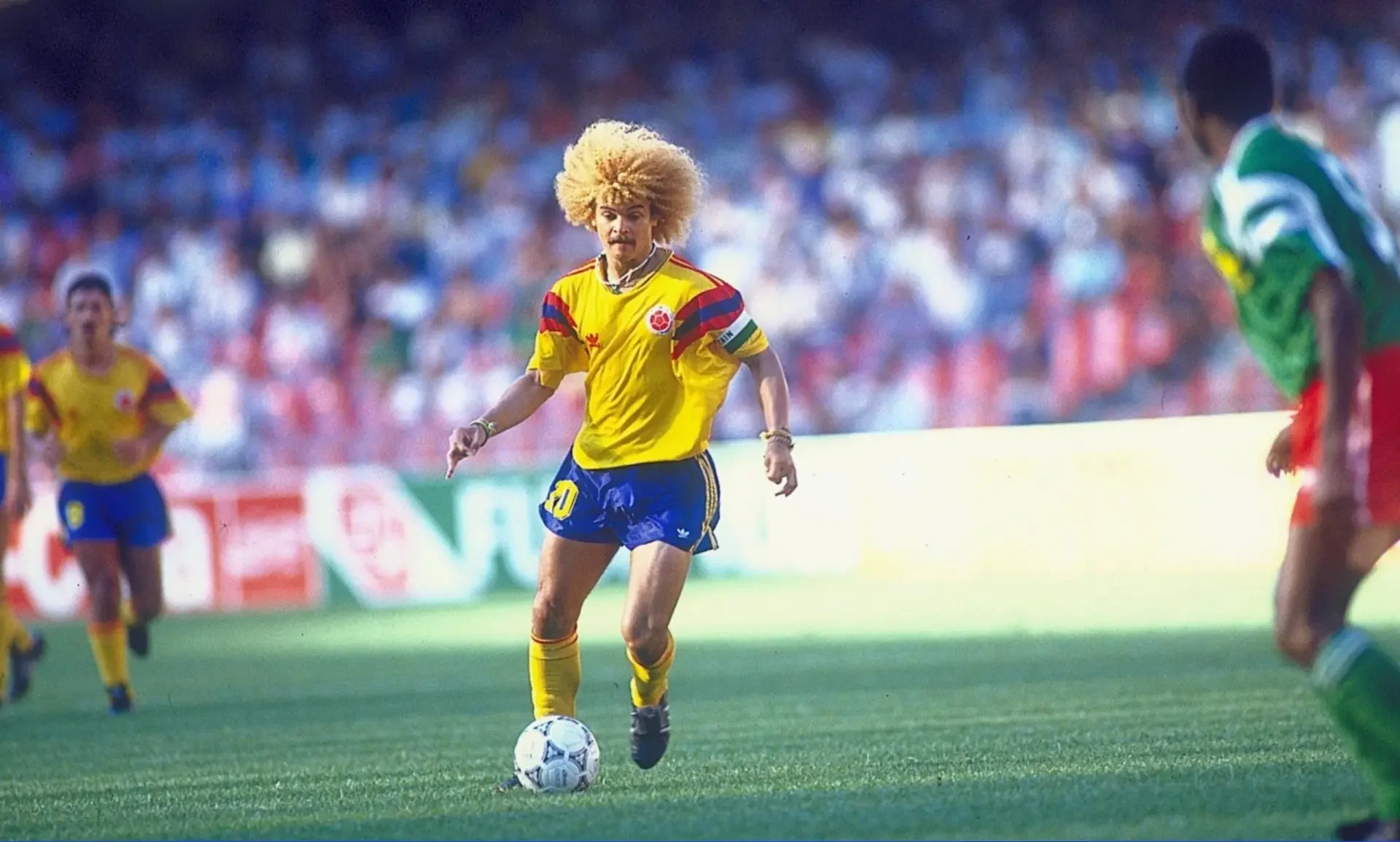 Carlos Valderrama (Colombia) – "Sư tử đầu vàng"
