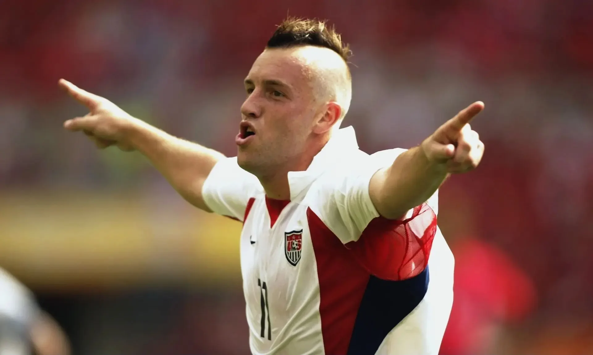 Clint Mathis (Mỹ) – Mohican Chuột Chũi (2002)