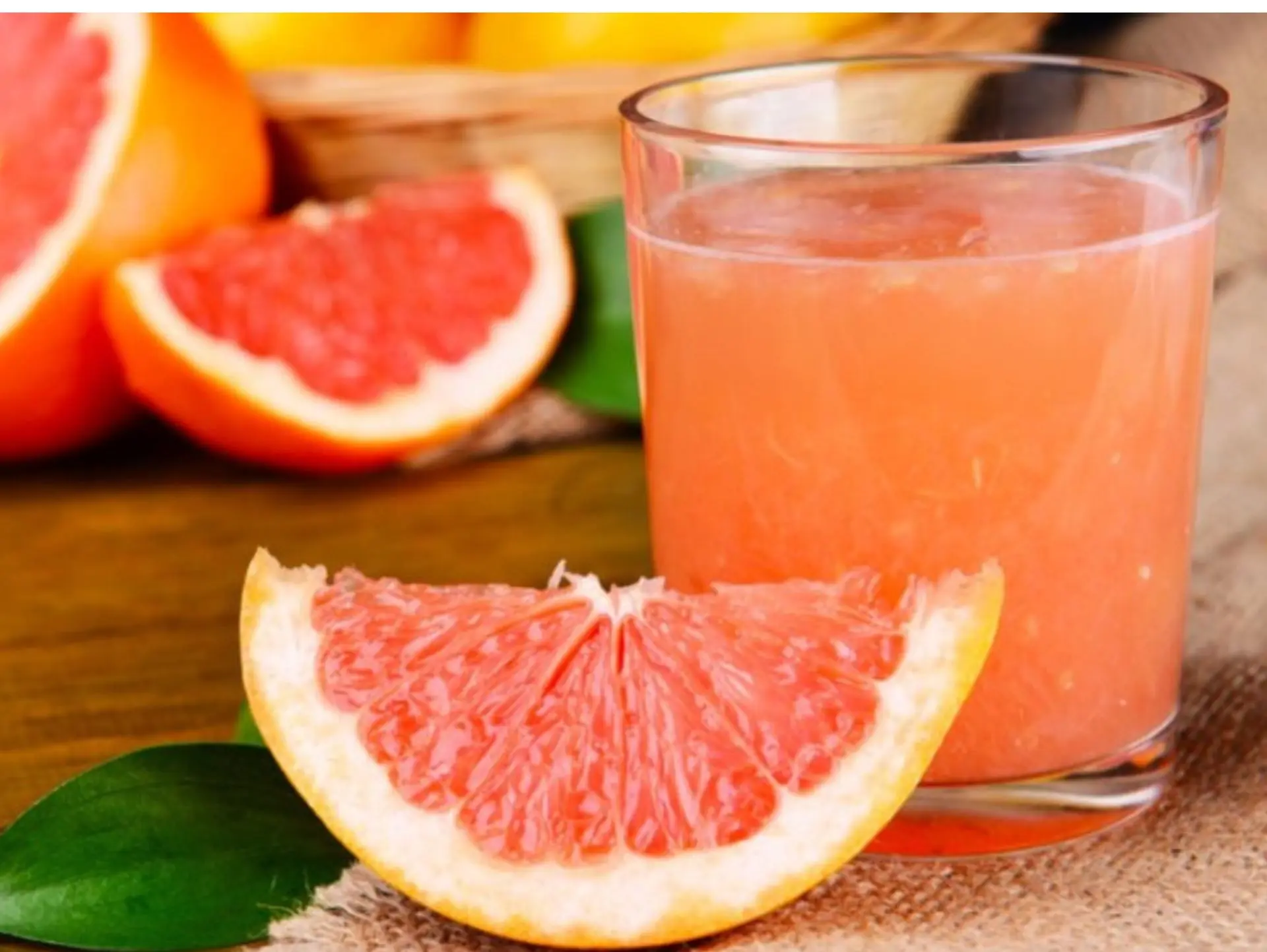 Nước ép cam hoặc bưởi nguyên chất