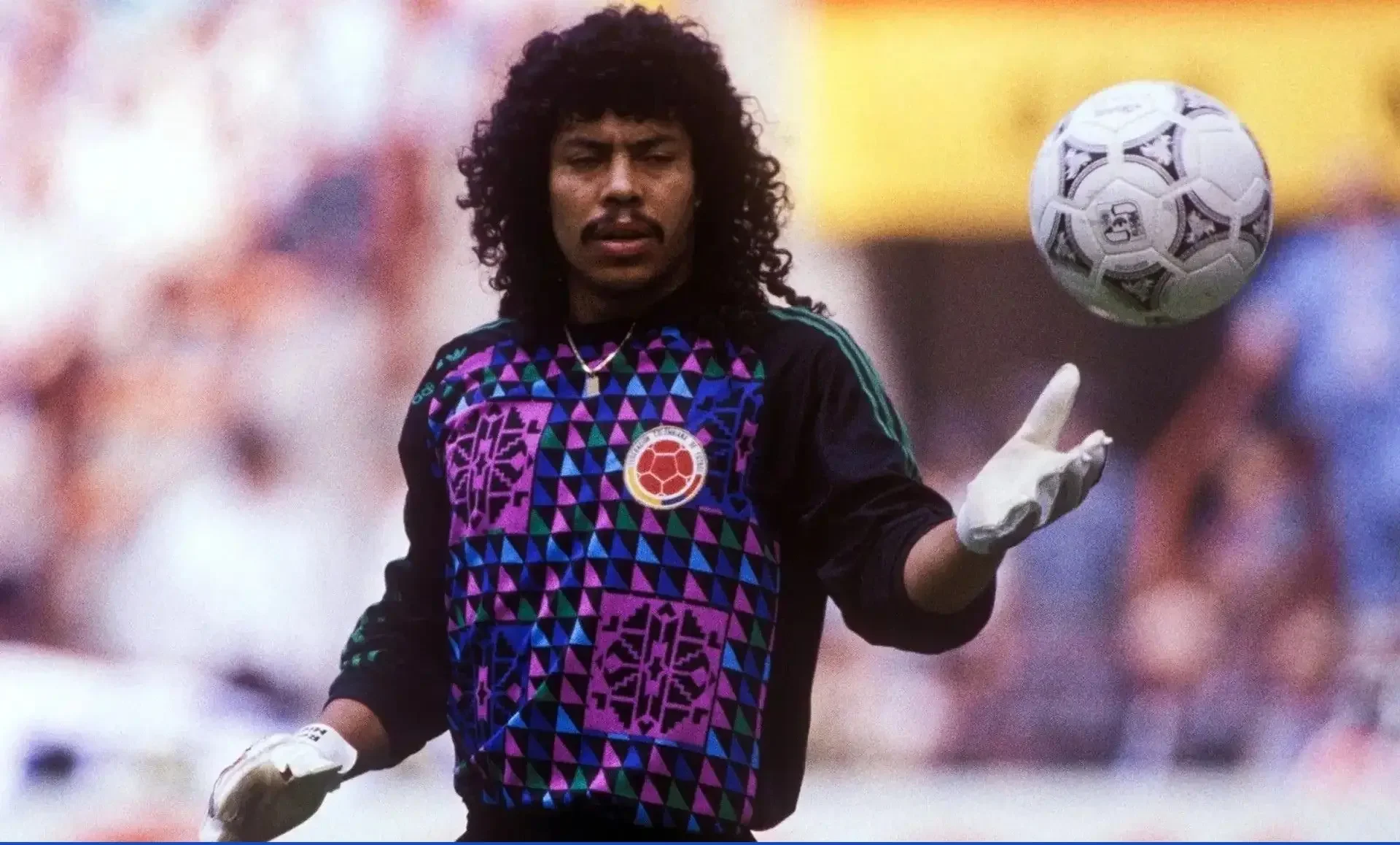 Rene Higuita (Colombia) – "Vua Bọ Cạp" (1990)