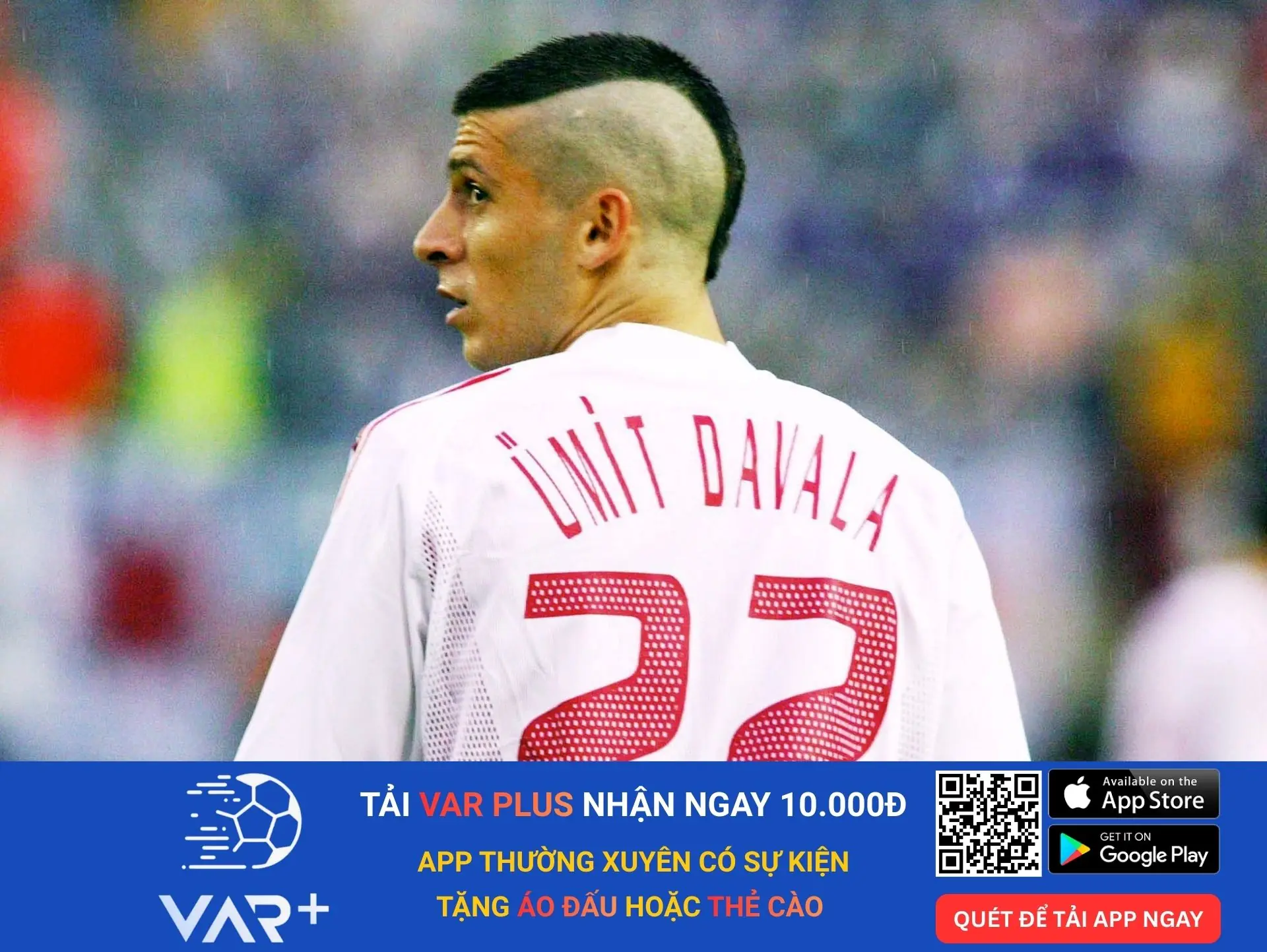 20 kiểu tóc độc lạ, dị nhất trong lịch sử các kỳ World Cup 11 Ümit Davala (Thổ Nhĩ Kỳ) – Mào gà Mohican (2002)