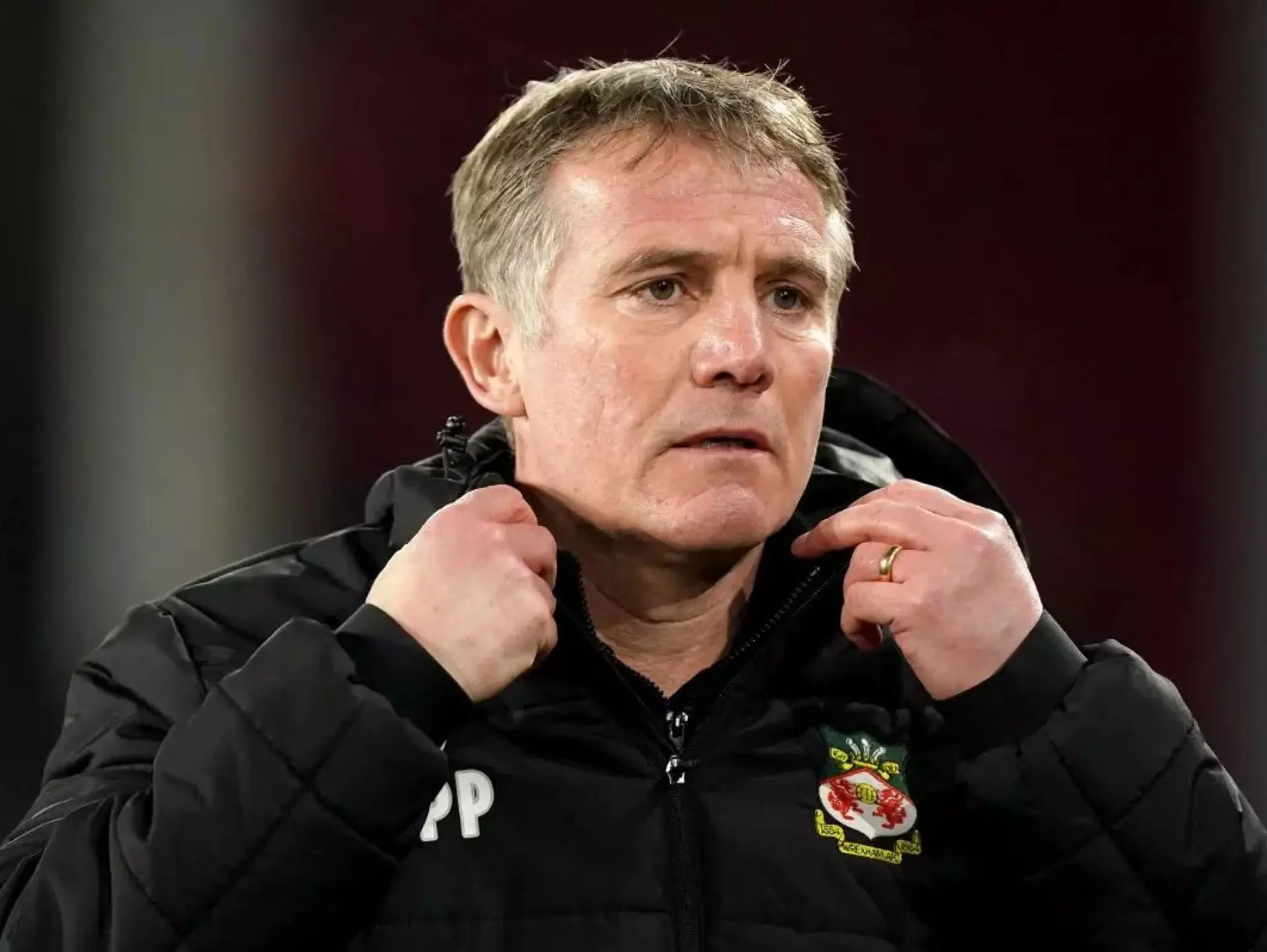 Huấn luyện viên hiện tại của câu lạc bộ bóng đá Wrexham là ông Phil Parkinson