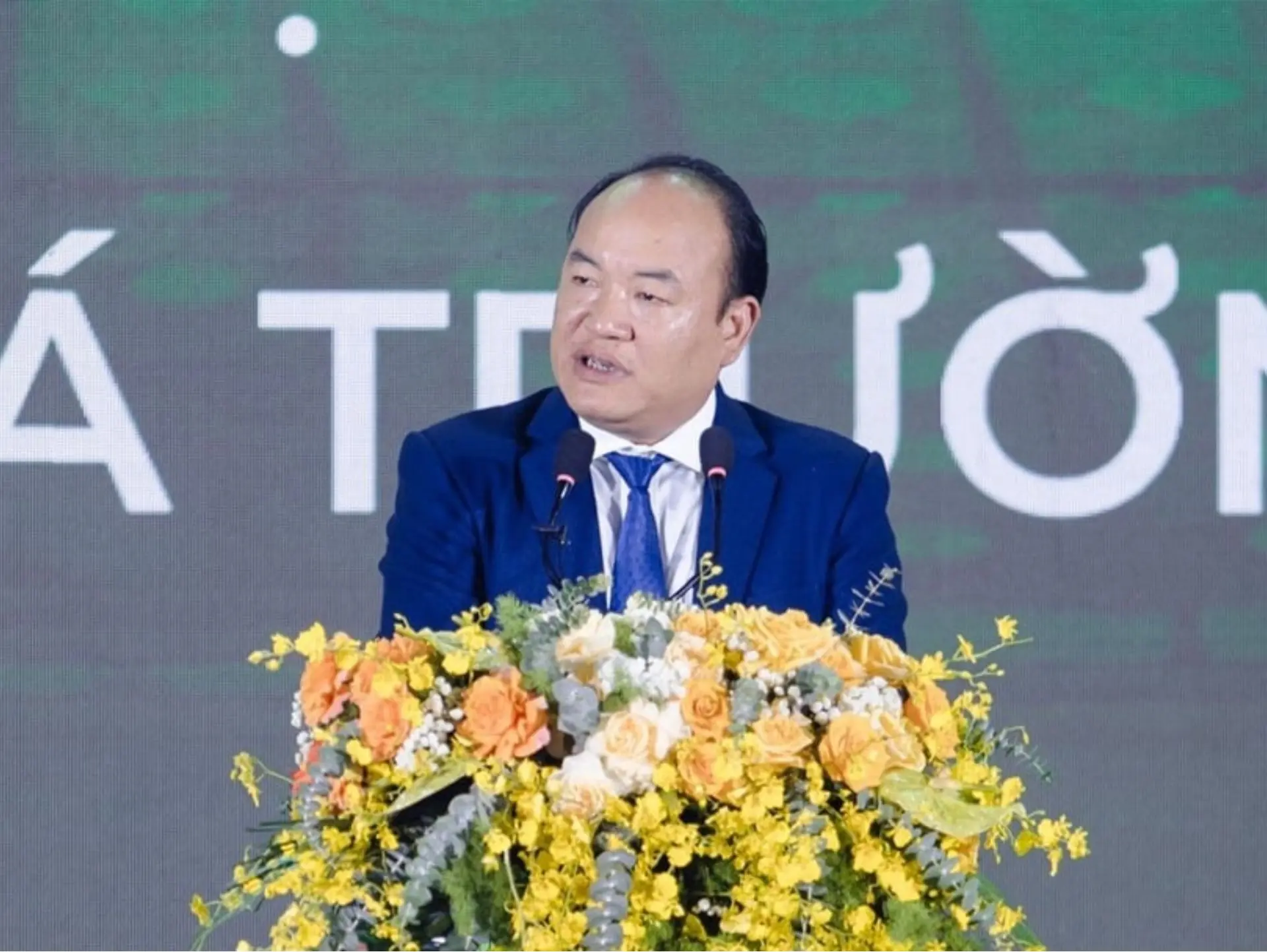 - Câu lạc bộ bóng đá Đồng Nai đang thuộc sở hữu của chủ tịch Hội đồng Quản trị Tập đoàn Trường Tươi, ông Phạm Hương Sơn 