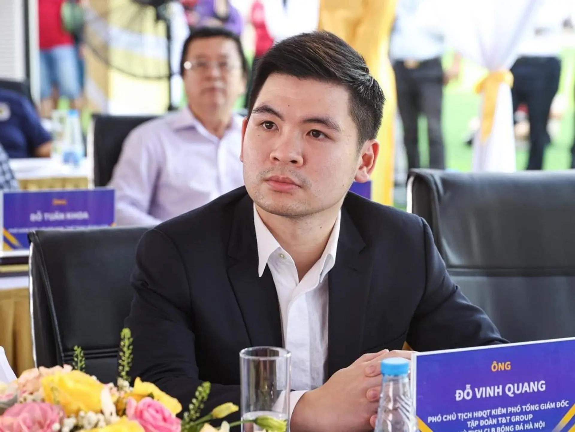 Câu lạc bộ bóng đá Hà Nội: mô hình chuyên nghiệp mang đậm bản sắc thủ đô 2 Câu lạc bộ bóng đá Hà Nội đang thuộc sở hữu của ông Đỗ Vinh Quang - chủ tịch Công ty Cổ phần Thể thao T&T (Tập đoàn T&T)