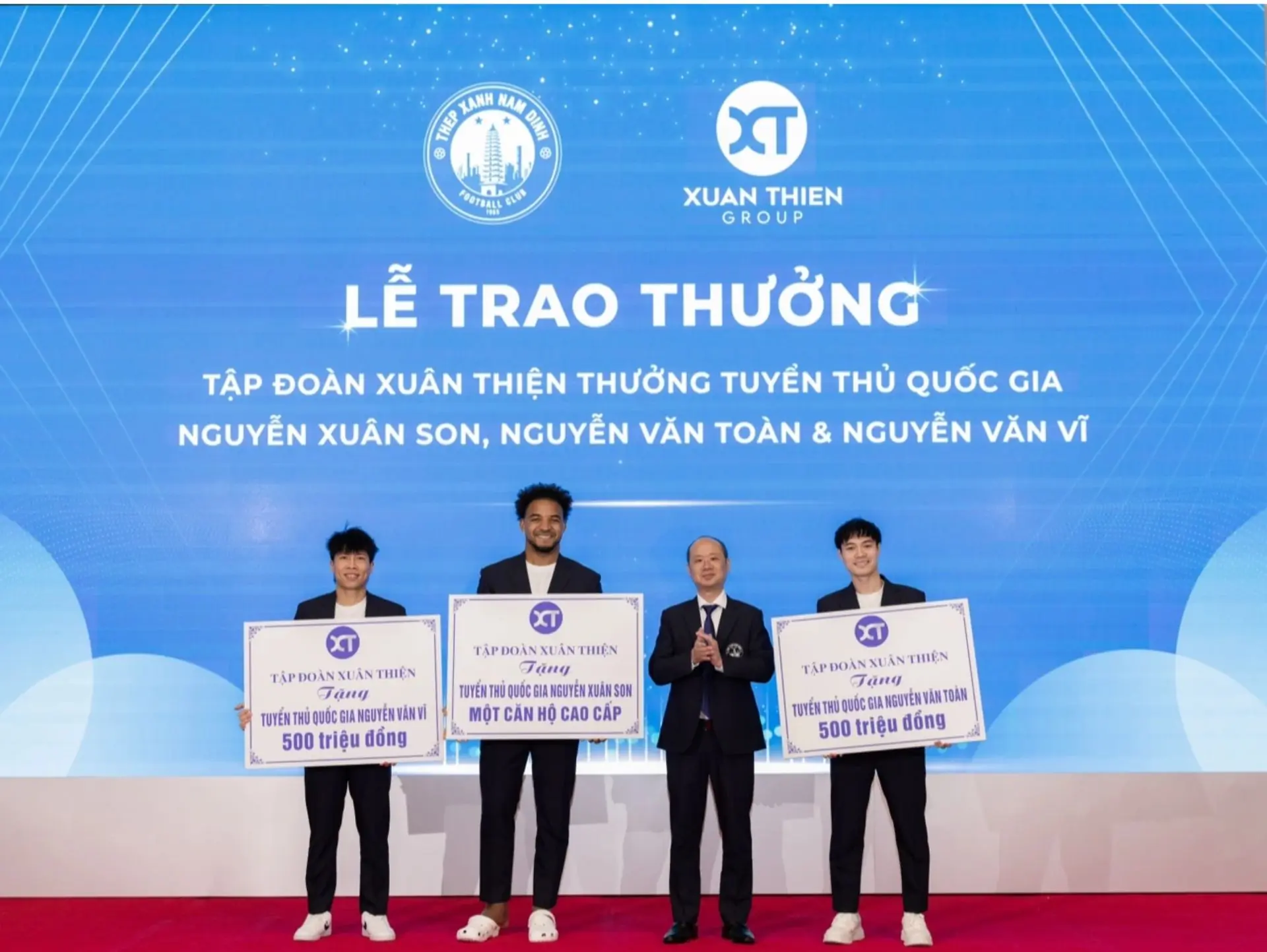 Câu lạc bộ bóng đá Thép Xanh Nam Định: Từ "con nhà nghèo" đến vị thế đế vương 2 Câu lạc bộ bóng đá Nam Định hiện đang được quản lý bởi Tập đoàn Xuân Thiện