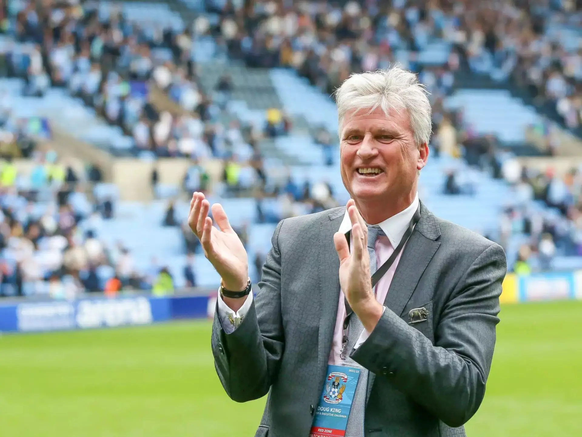 Chủ tịch câu lạc bộ - ông Doug King