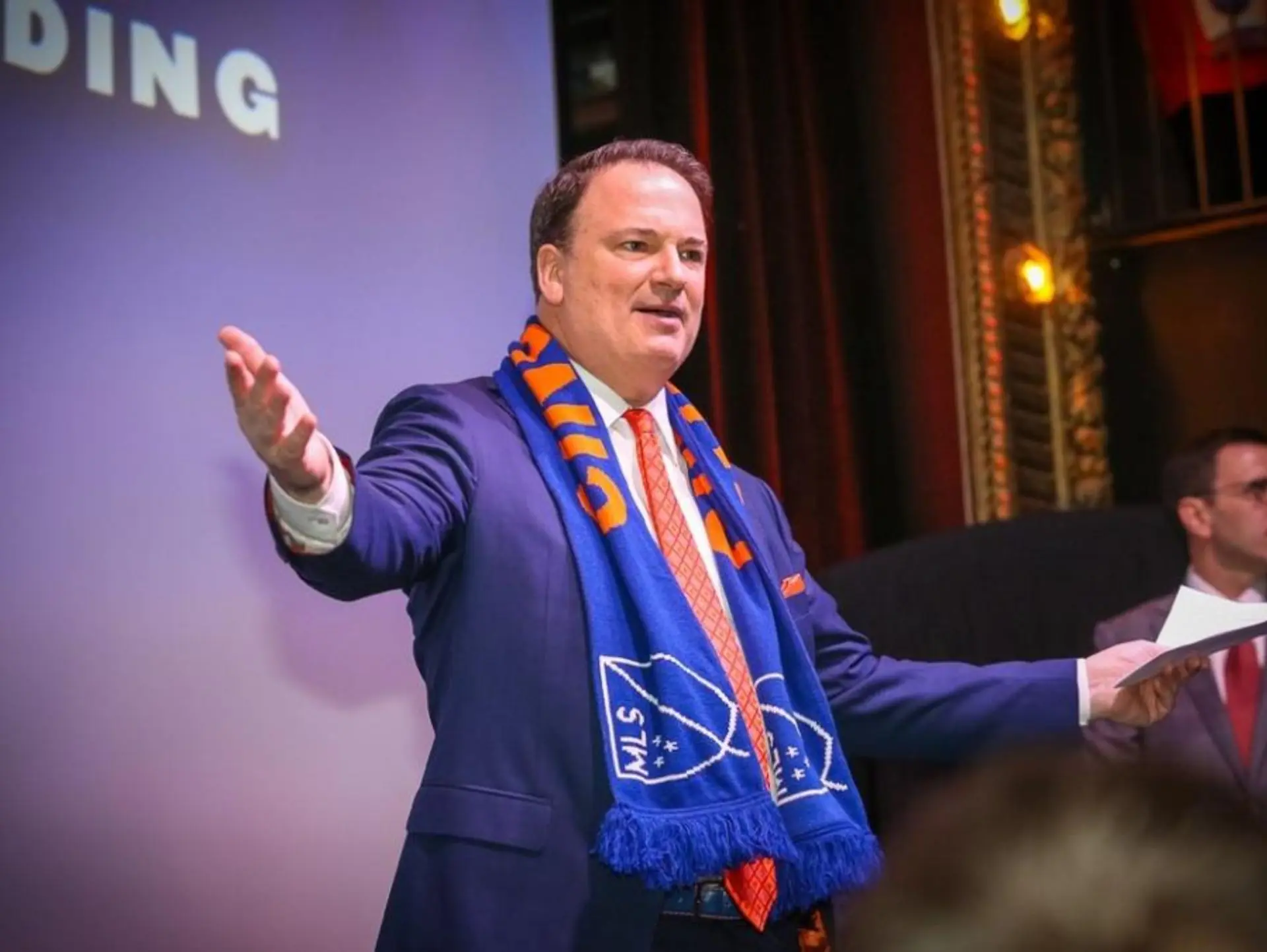 Câu lạc bộ bóng đá Cincinnati: Từ tân binh đến thế lực dòng sông Ohio 2 Chủ tịch của câu lạc bộ bóng đá Cincinnati là ông Jeff Berding