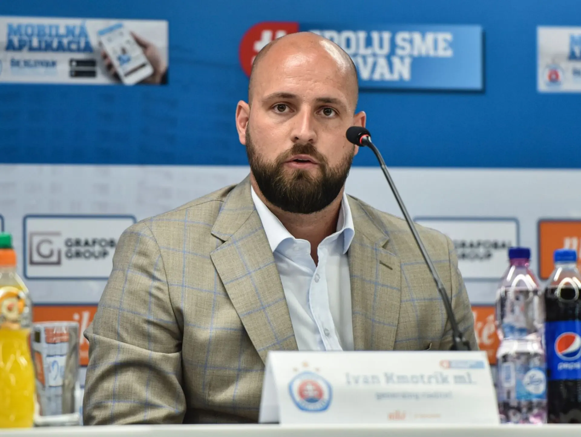 Câu lạc bộ bóng đá Slovan Bratislava: Niềm kiêu hãnh của "những người Slav" 2 Chủ tịch của câu lạc bộ Sovan Batislava - ông Ivan Kmotrík