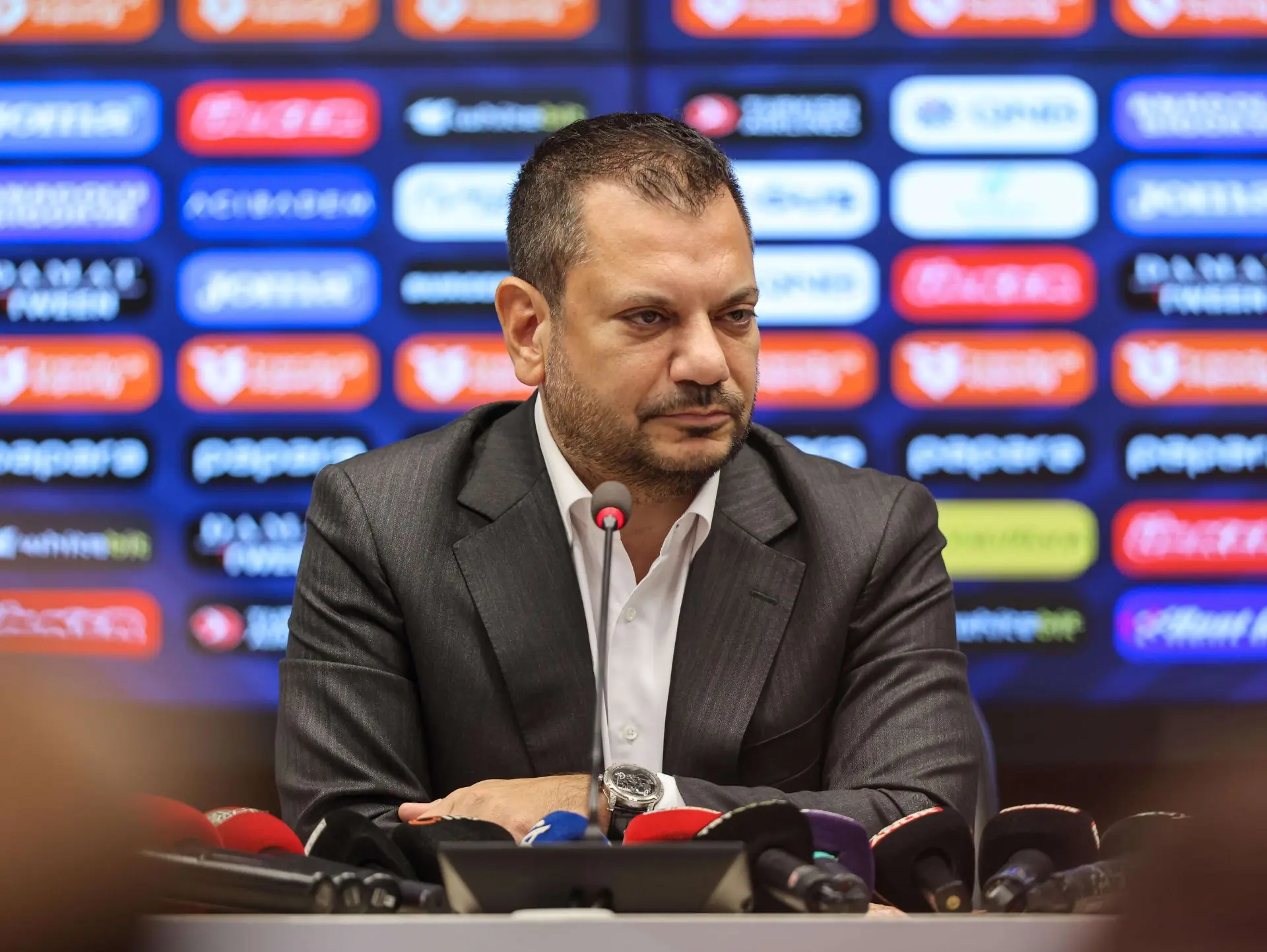 Câu lạc bộ bóng đá Trabzonspor: Cơn bão Biển Đen và cuộc nổi loạn vĩ đại 2 Chủ tịch của câu lạc bộ Trabzonspor - ông Ertuğrul Doğan