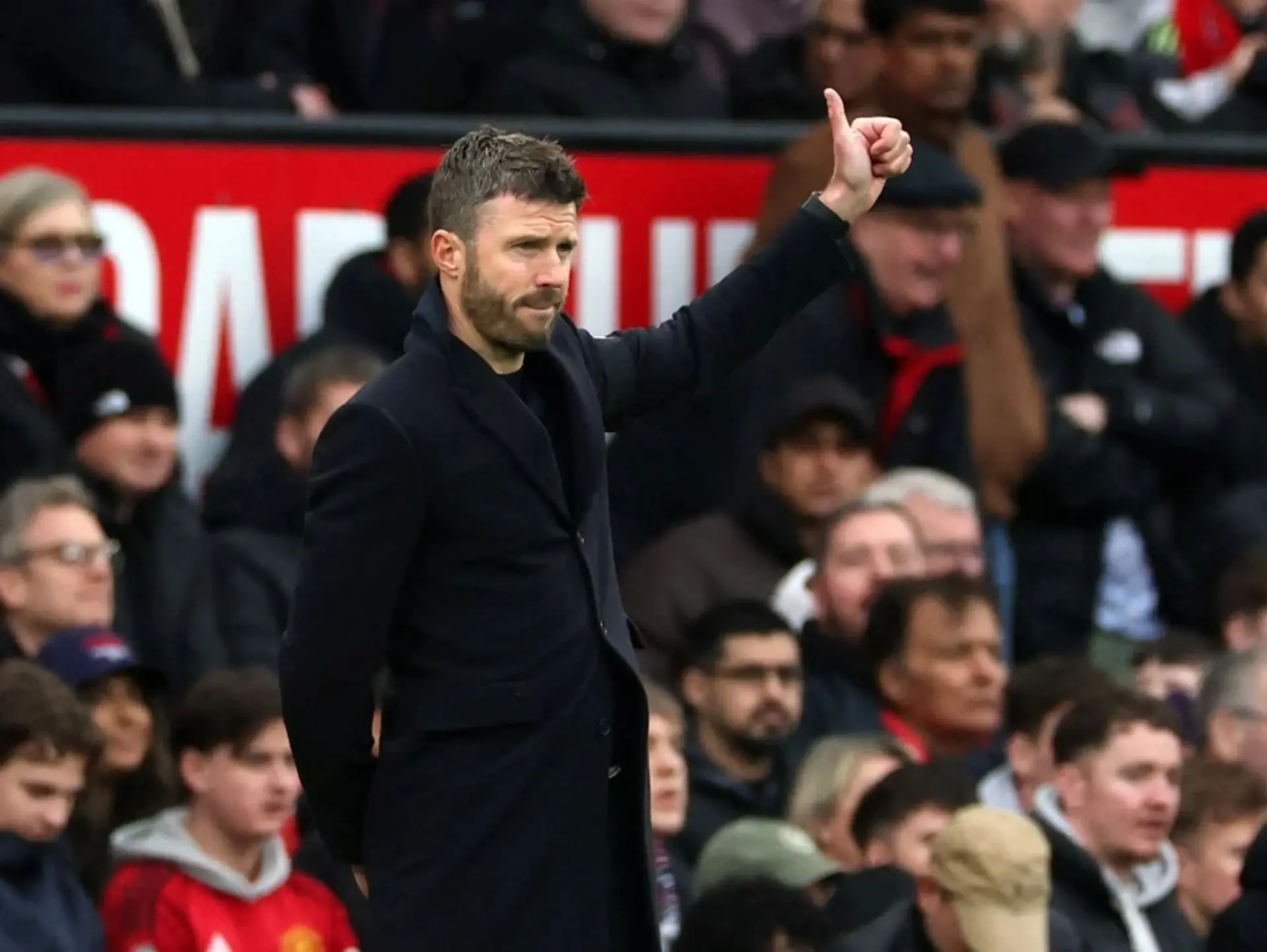 Huấn luyện viên hiện tại của câu lạc bộ bóng đá Manchester United là ông Michael Carrick