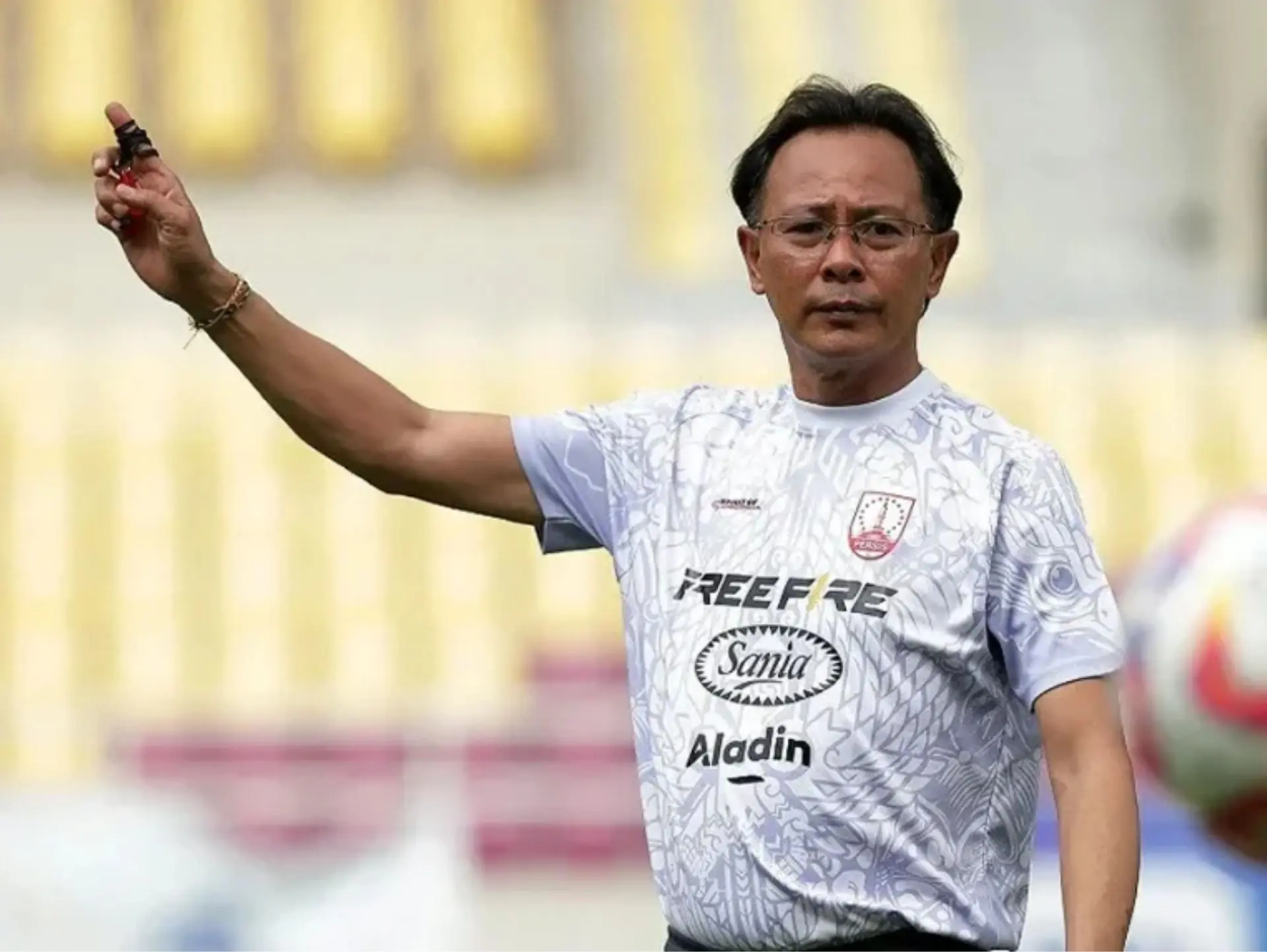 Huấn luyện viên hiện tại của câu lạc bộ bóng đá Persis Solo là ông Datuk Ong Kim Swee