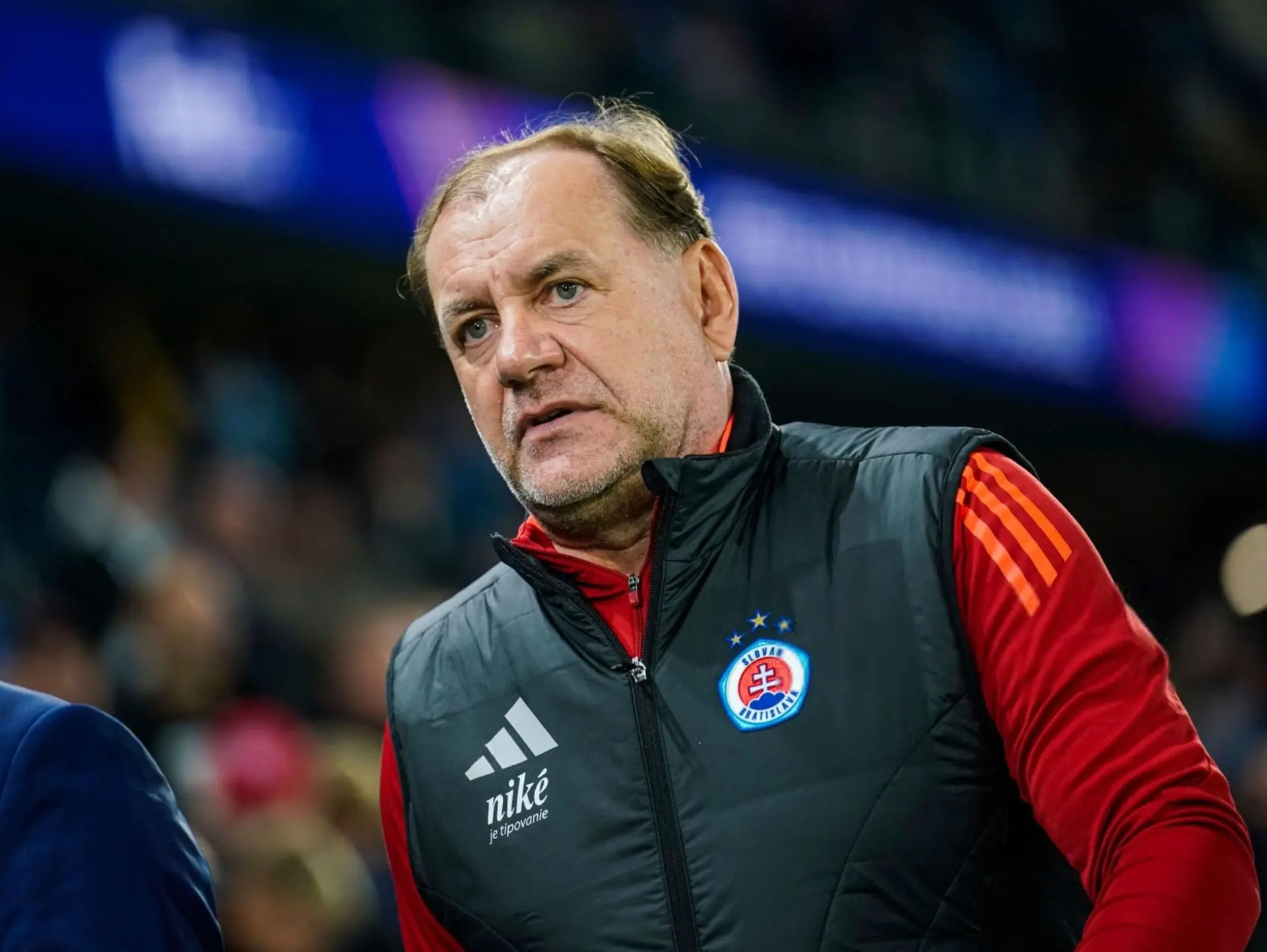 Câu lạc bộ bóng đá Slovan Bratislava: Niềm kiêu hãnh của "những người Slav" 3 Huấn luyện viên hiện tại của câu lạc bộ Sovan Batislava - ông Vladimir Weiss
