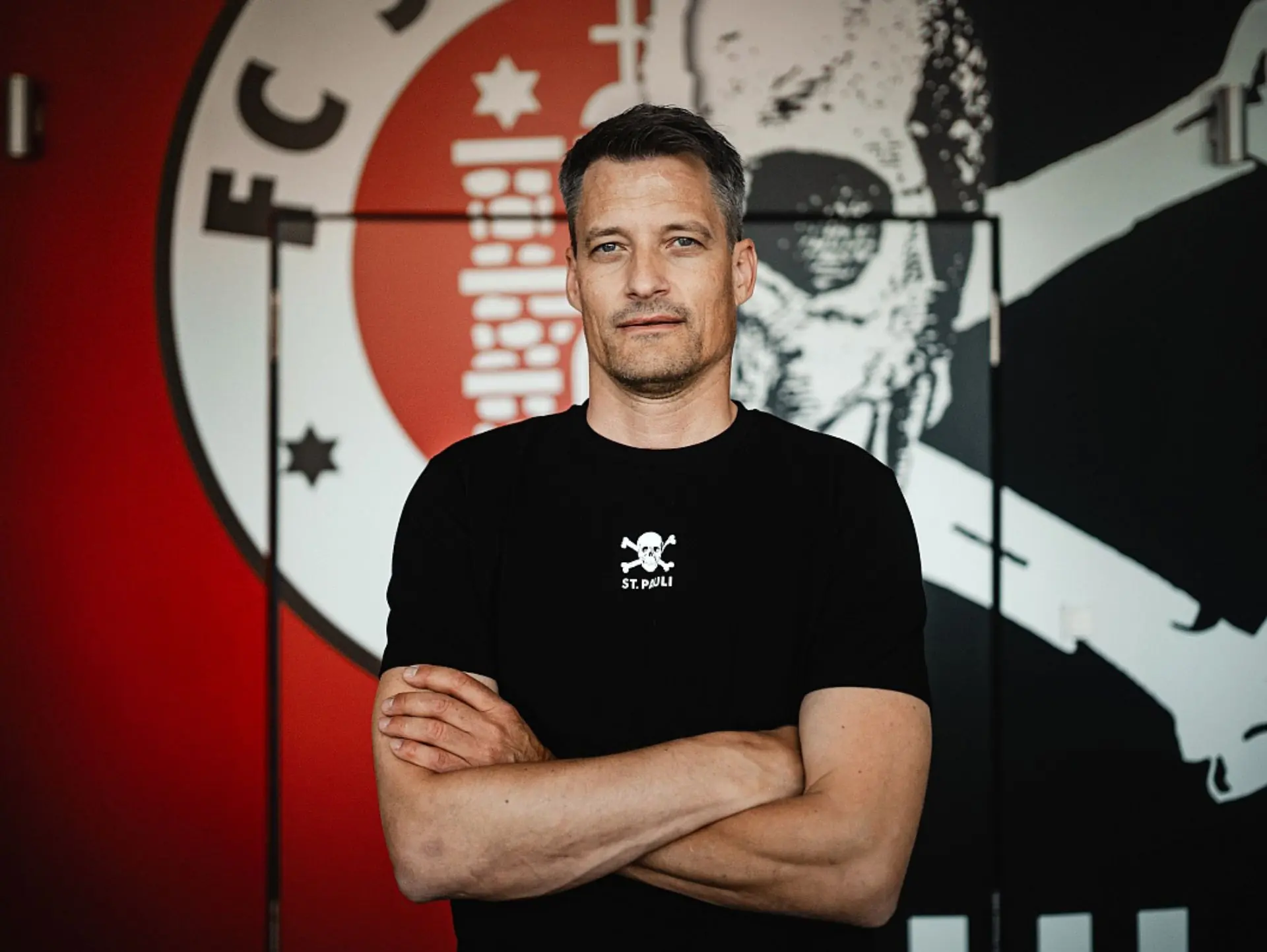 Huấn luyện viên trưởng: Alexander Blessin