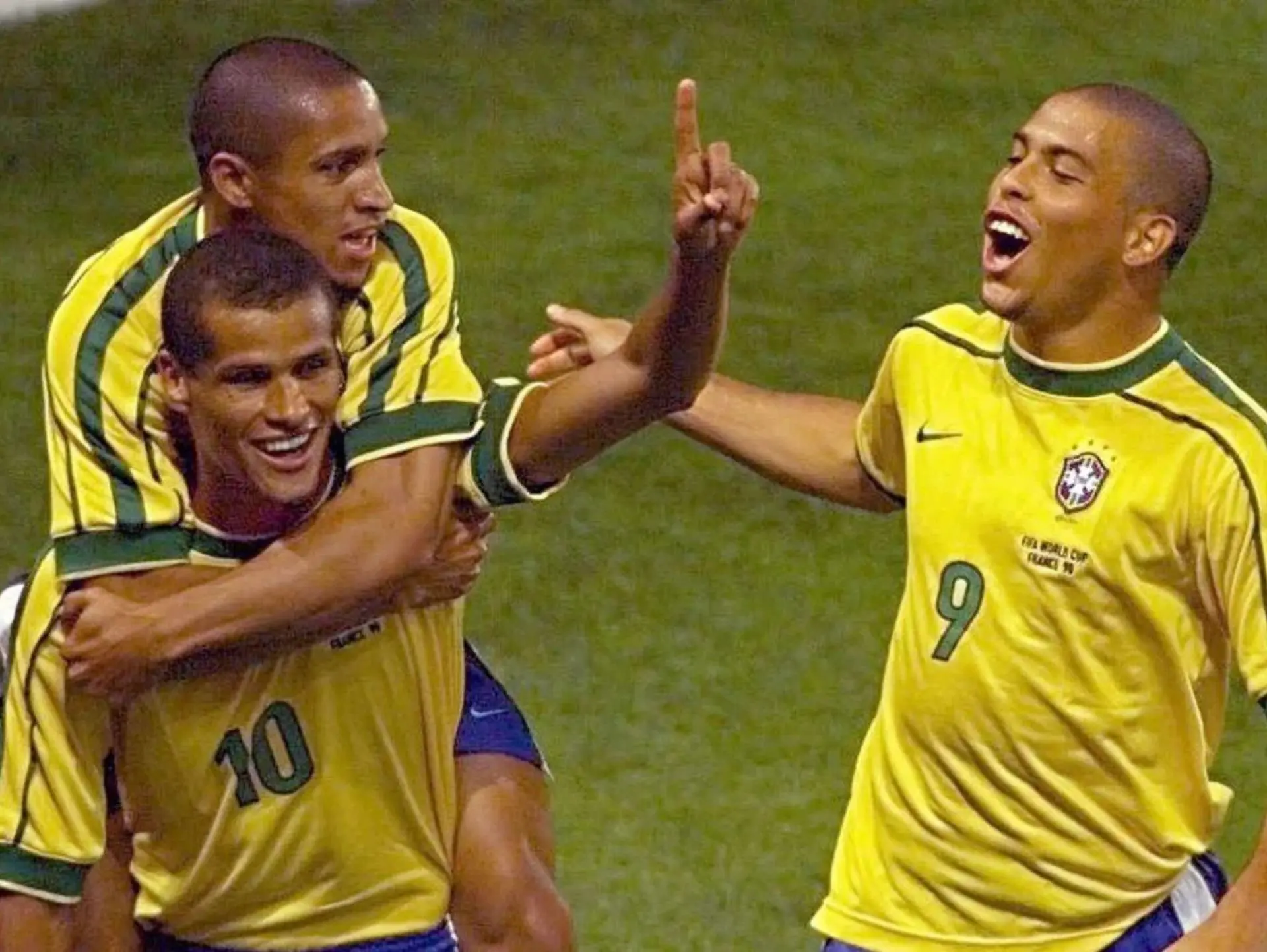 World Cup 2002: Rivaldo và cú ăn vạ thế kỷ - khi thiên tài hóa thân thành "kịch sĩ" 3 Rivaldo là một tài năng kiệt xuất