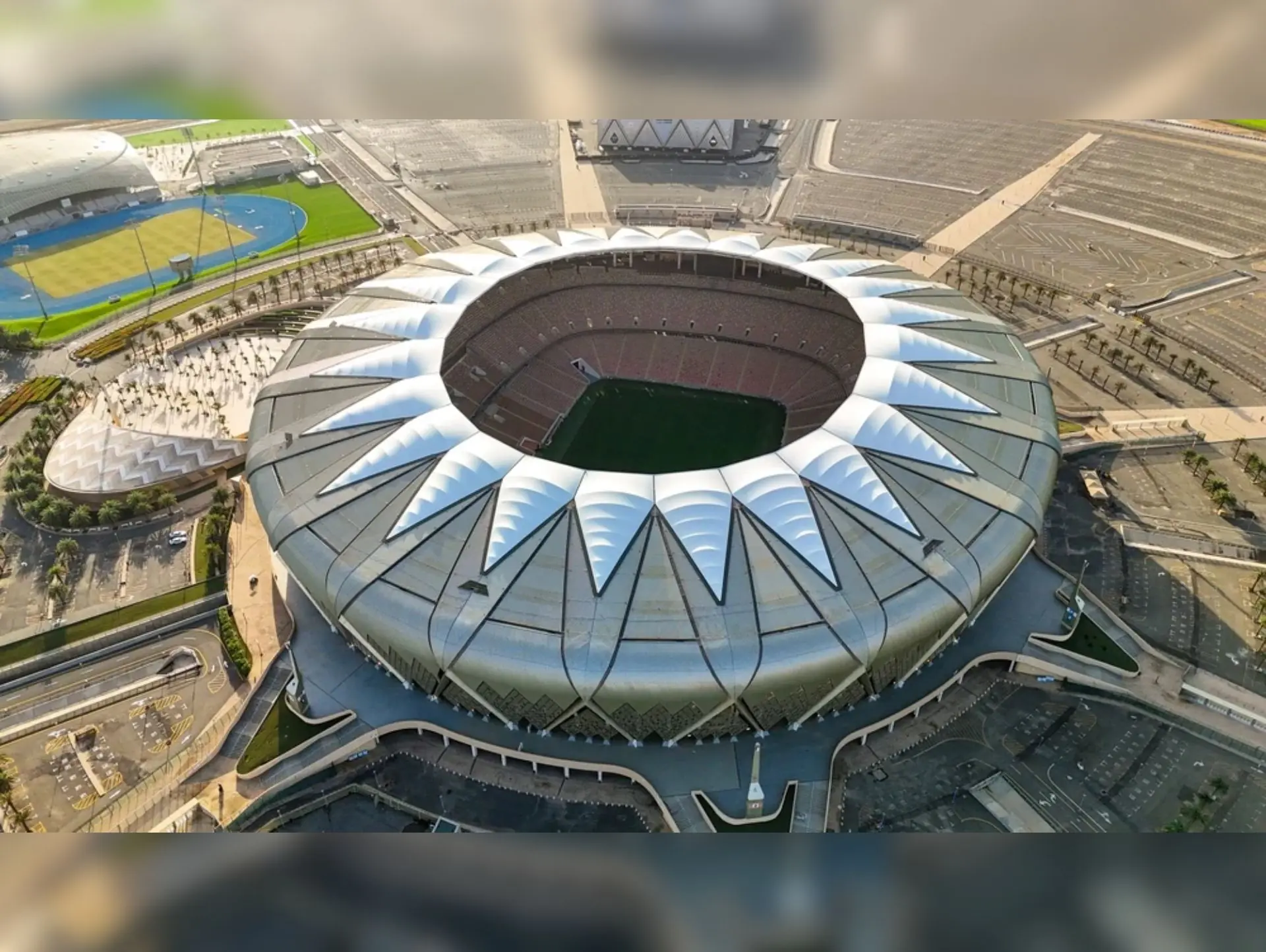 Câu lạc bộ bóng đá Al Ittihad: Gã khổng lồ Jeddah và cuộc chiến tìm lại vị thế 4 Sân nhà của câu lạc bộ bóng đá Al Ittihad là King Abdullah Sports City