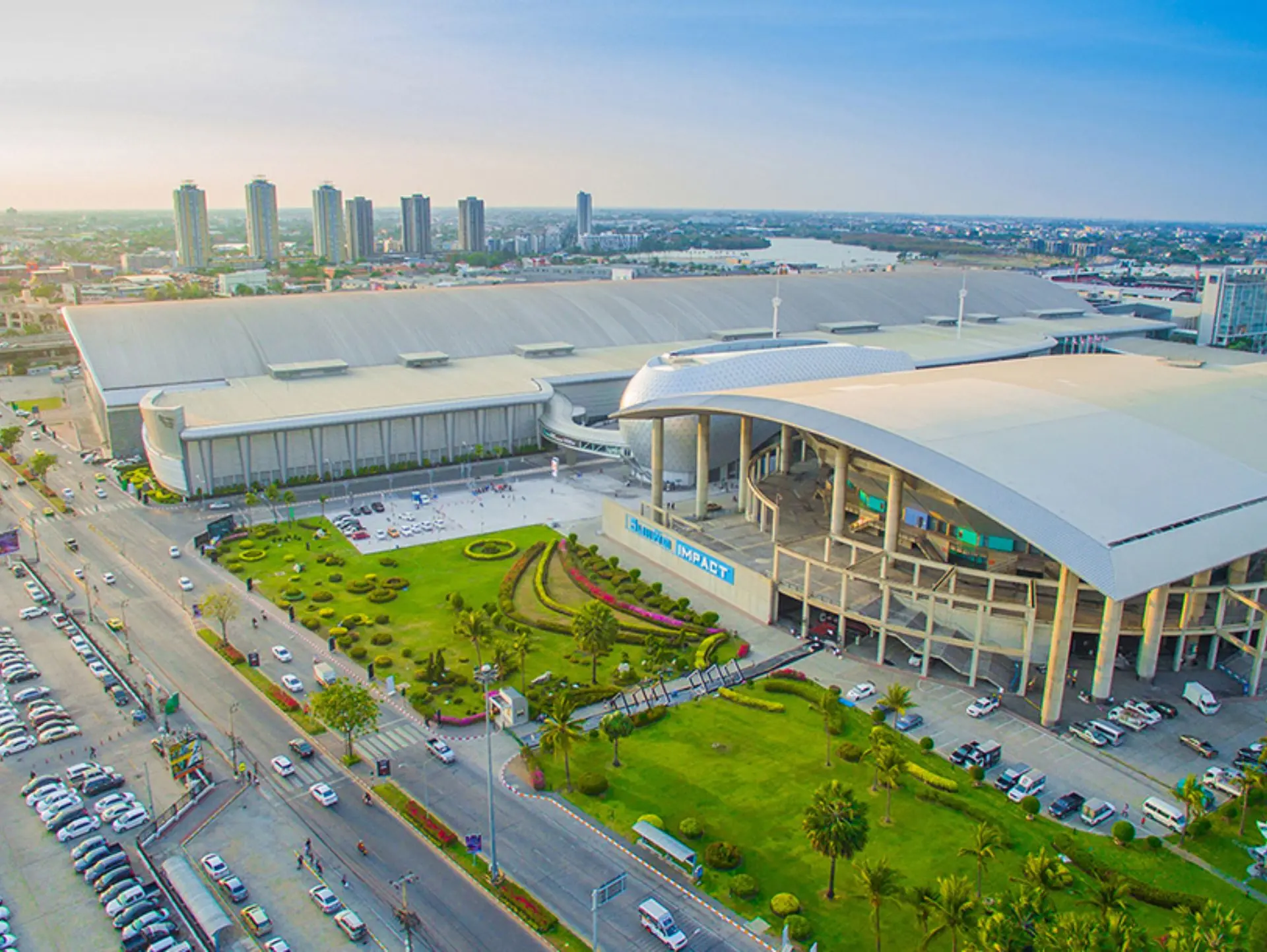 Câu lạc bộ bóng đá Muangthong United: Đế chế bóng đá chuyên nghiệp kiểu mẫu 4 Sân nhà của Muangthong United là sân Thunder Dome