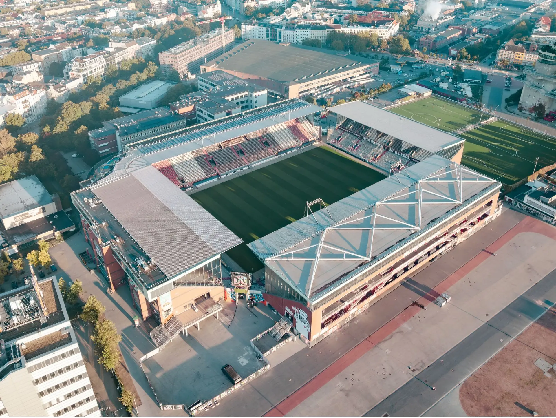 Sân nhà: Millerntor-Stadion