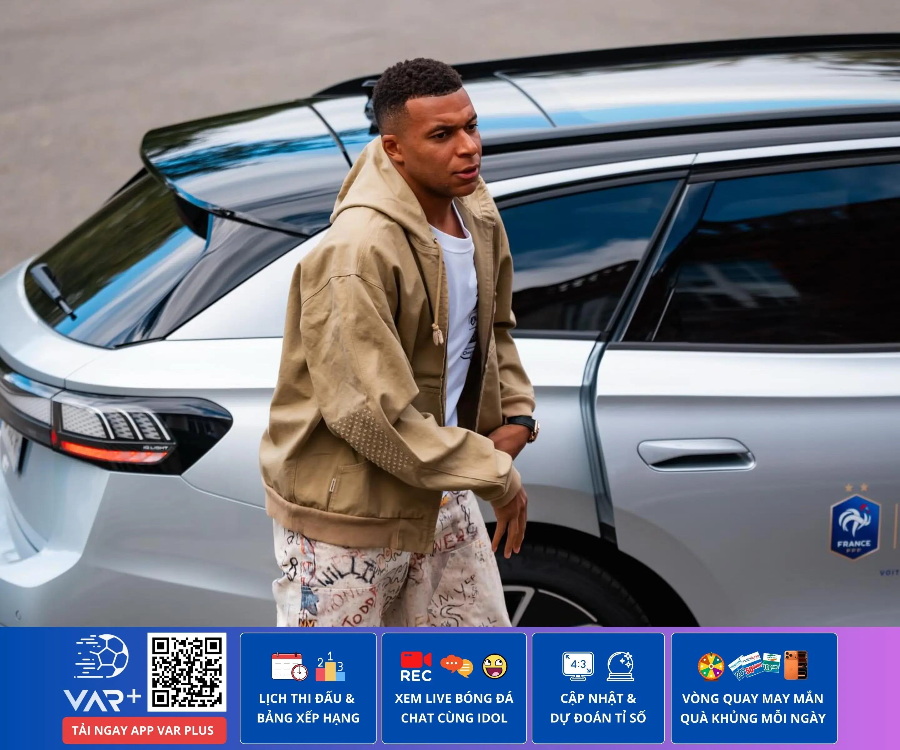 Tại sao lương 1 tuần của Mbappe bằng người thường làm cả đời?