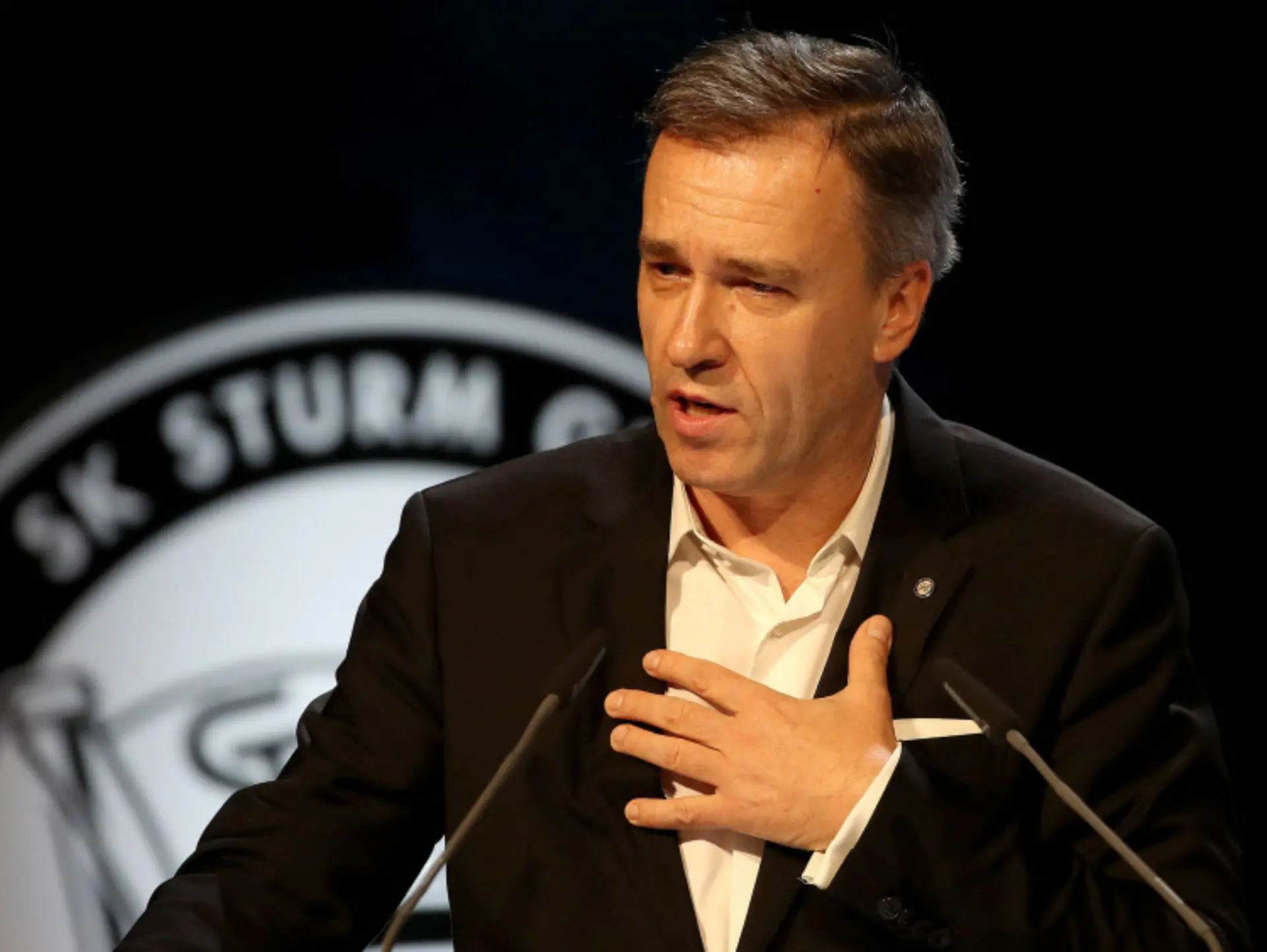 Câu lạc bộ bóng đá Sturm Graz có chủ tịch là ông Christian Jauk 