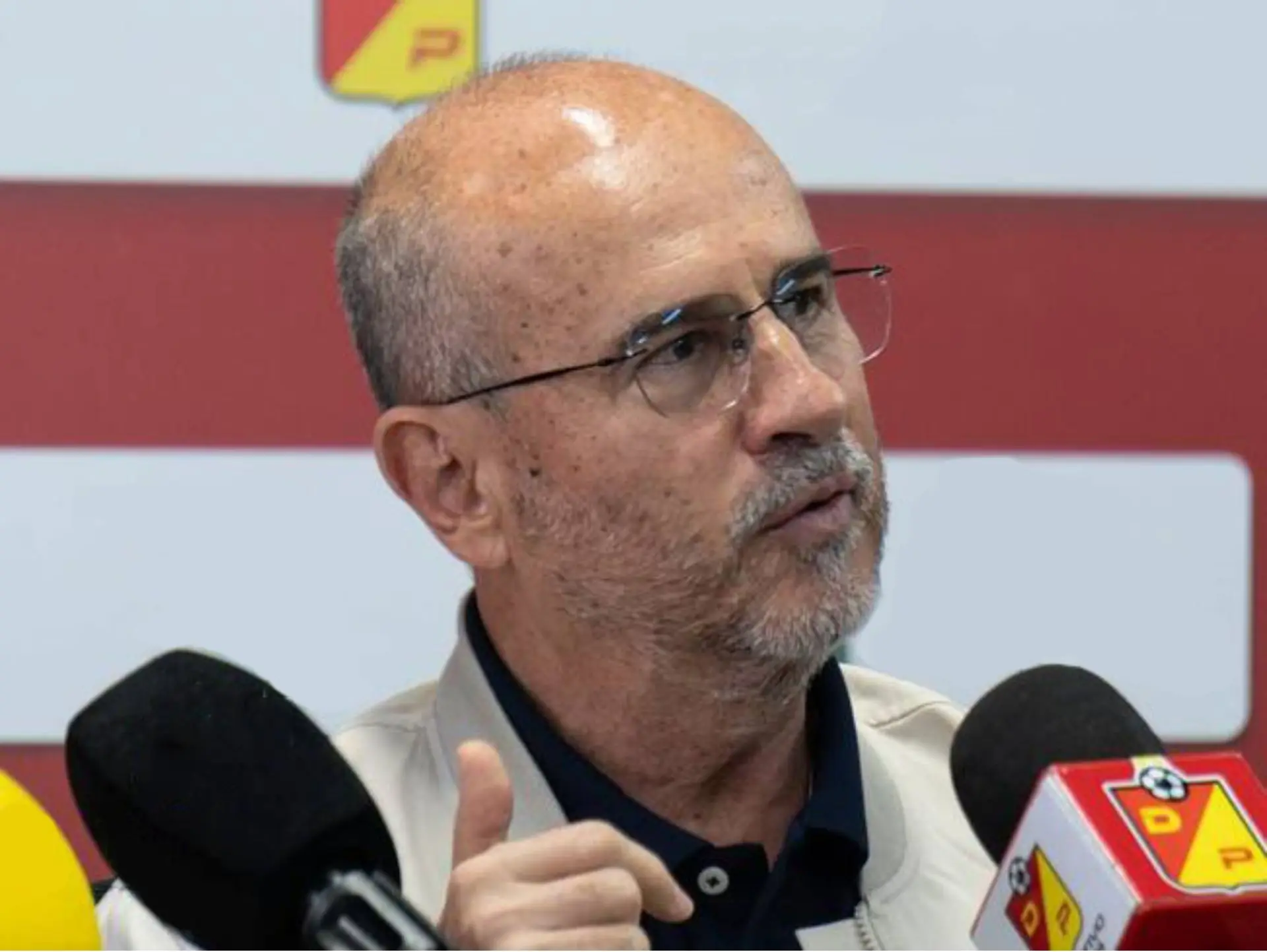 Chủ tịch của câu lạc bộ bóng đá Deportivo Pereira là ông Álvaro López Bedoya