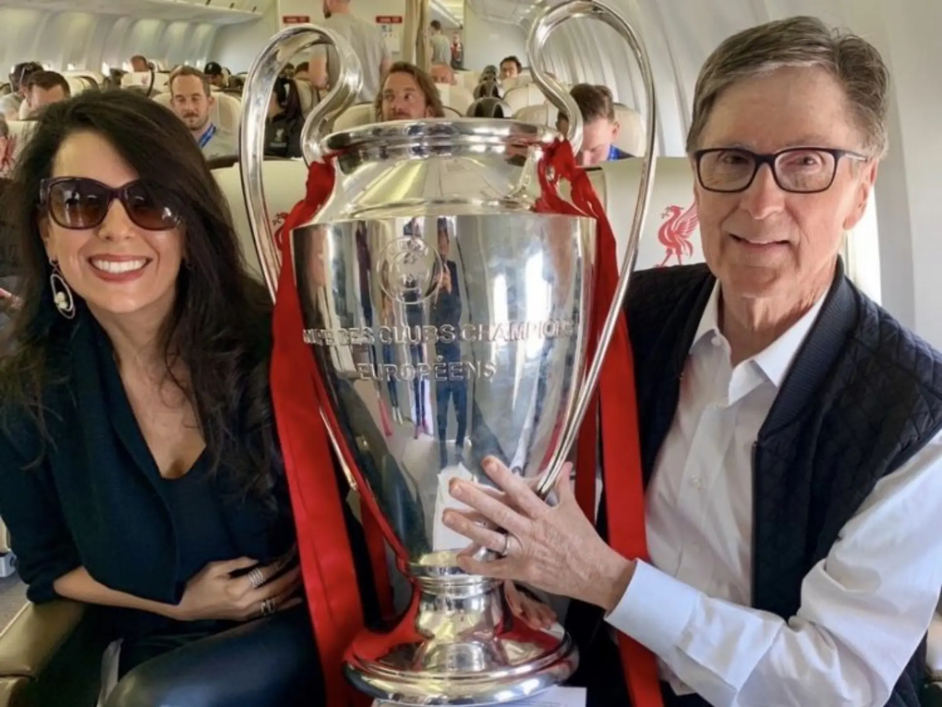 Chủ tịch của câu lạc bộ bóng đá Liverpool là ông John W. Henry