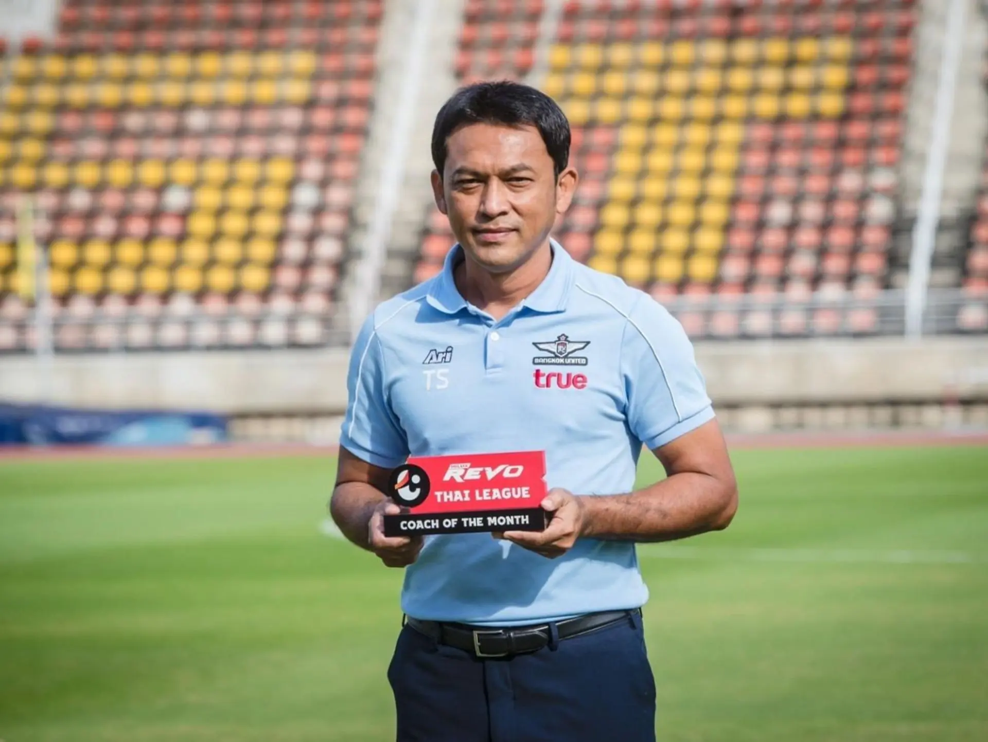 Huấn luyện viên hiện tại của câu lạc bộ bóng đá Bangkok United là ông Totchtawan Sripan
