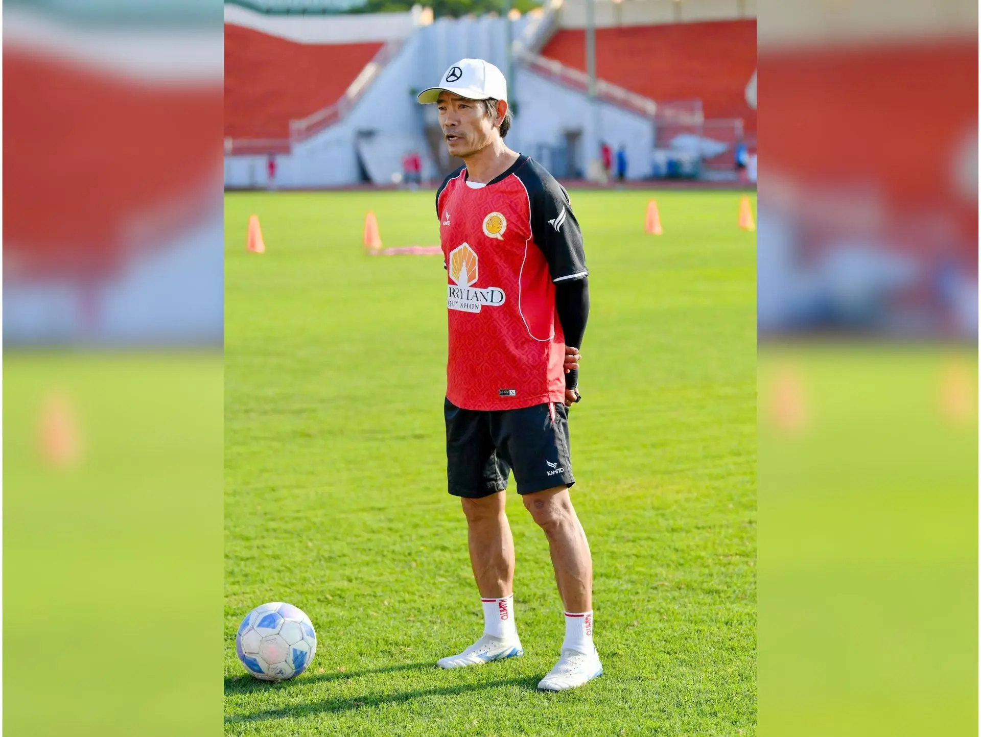 Huấn luyện viên hiện tại của câu lạc bộ bóng đá Bình Định hay Quy Nhơn United là ông Trịnh Duy Quang
