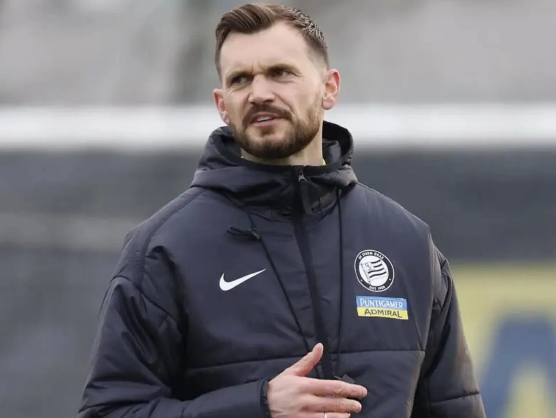 Huấn luyện viên hiện tại của câu lạc bộ bóng đá Sturm Graz là ông Fabio Ingolitsch 