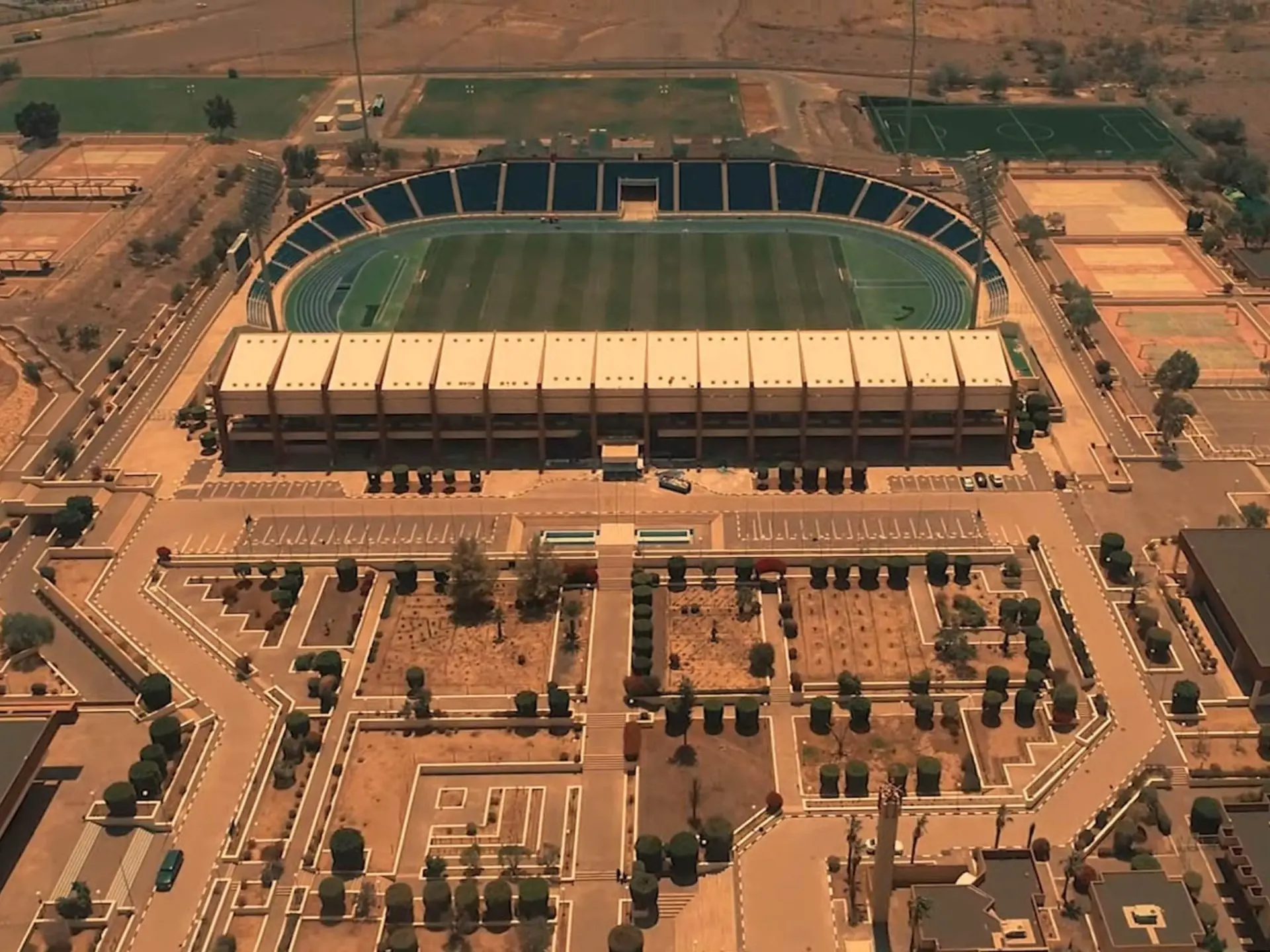 Sân nhà của câu lạc bộ bóng đá Damac là sân vận động Damac Club Stadium 