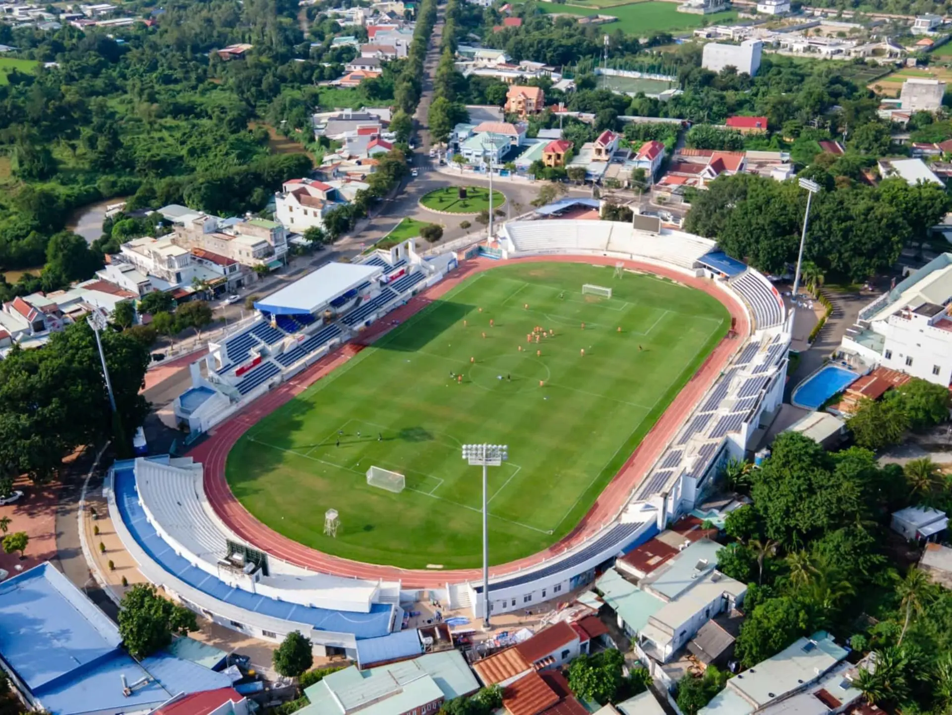 Sân nhà của câu lạc bộ bóng đá Bà Rịa - Vũng Tàu là sân vận động Bà Rịa
