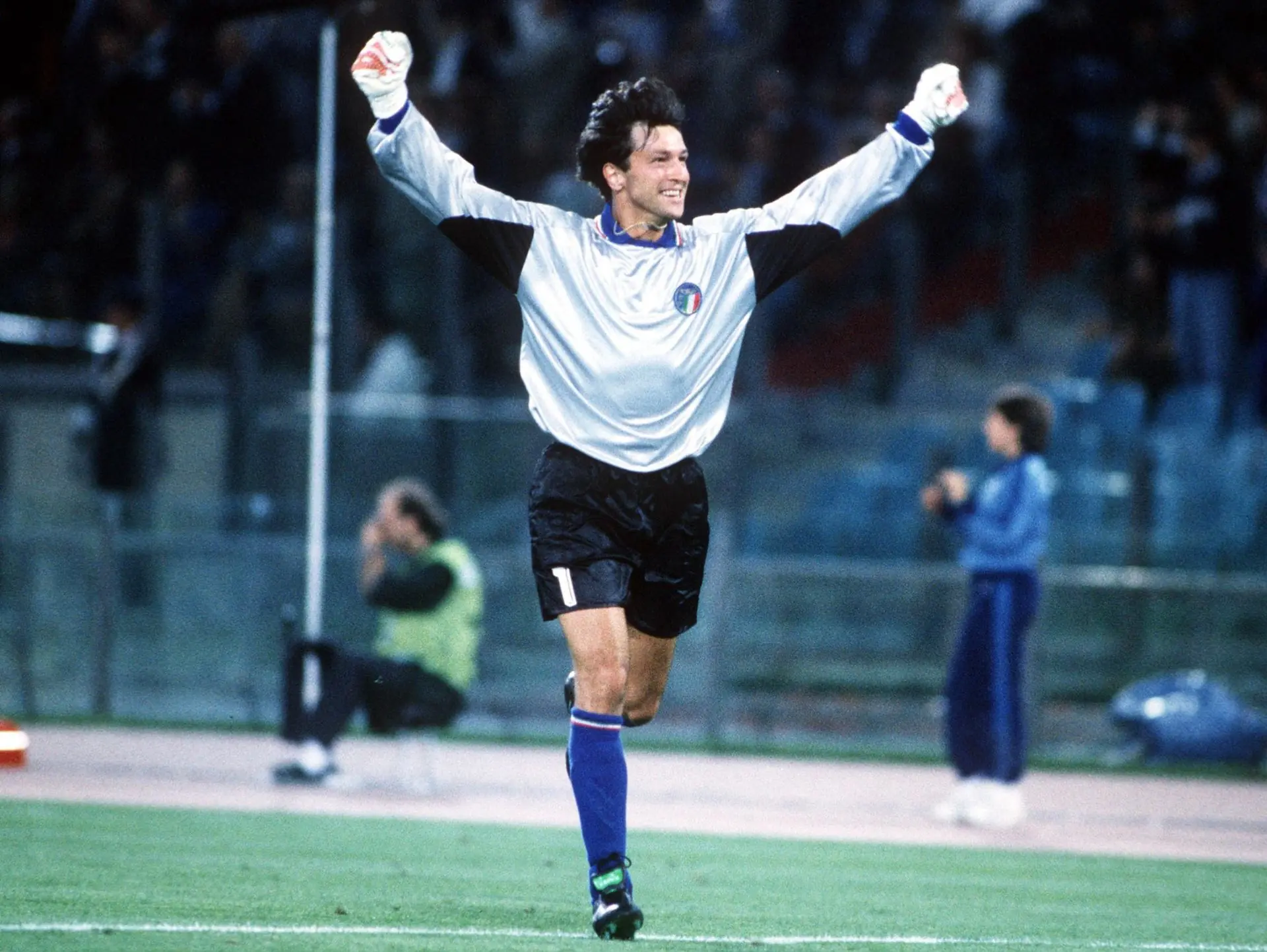 World Cup 1990: Tây Đức phục thù và ngôi sao băng Schillaci 5 Thủ thành Walter Zenga với chiến tích 517 phút liên tiếp giữ sạch lưới