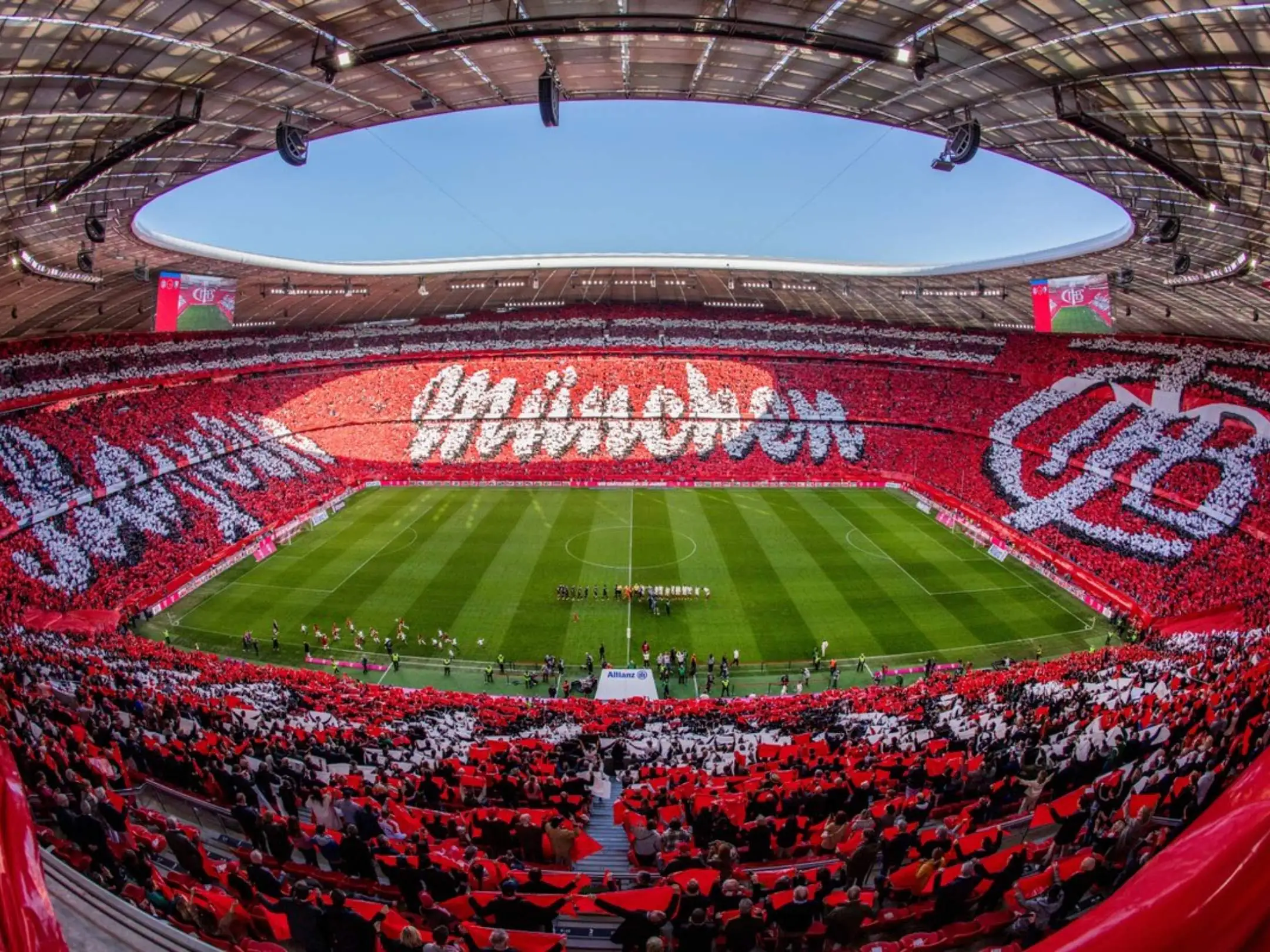 Các cổ động viên của Bayern Munich luôn tạo ra các tấm tifo hết sức hoành tráng