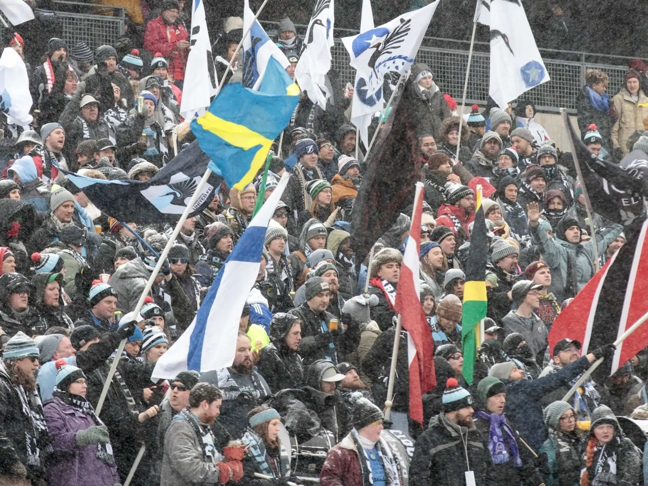 Các cổ động viên của câu lạc bộ Minnesota luôn đến Allianz Field để cổ vũ đội bóng thân yêu dù trong bất kỳ hoàn cảnh nào