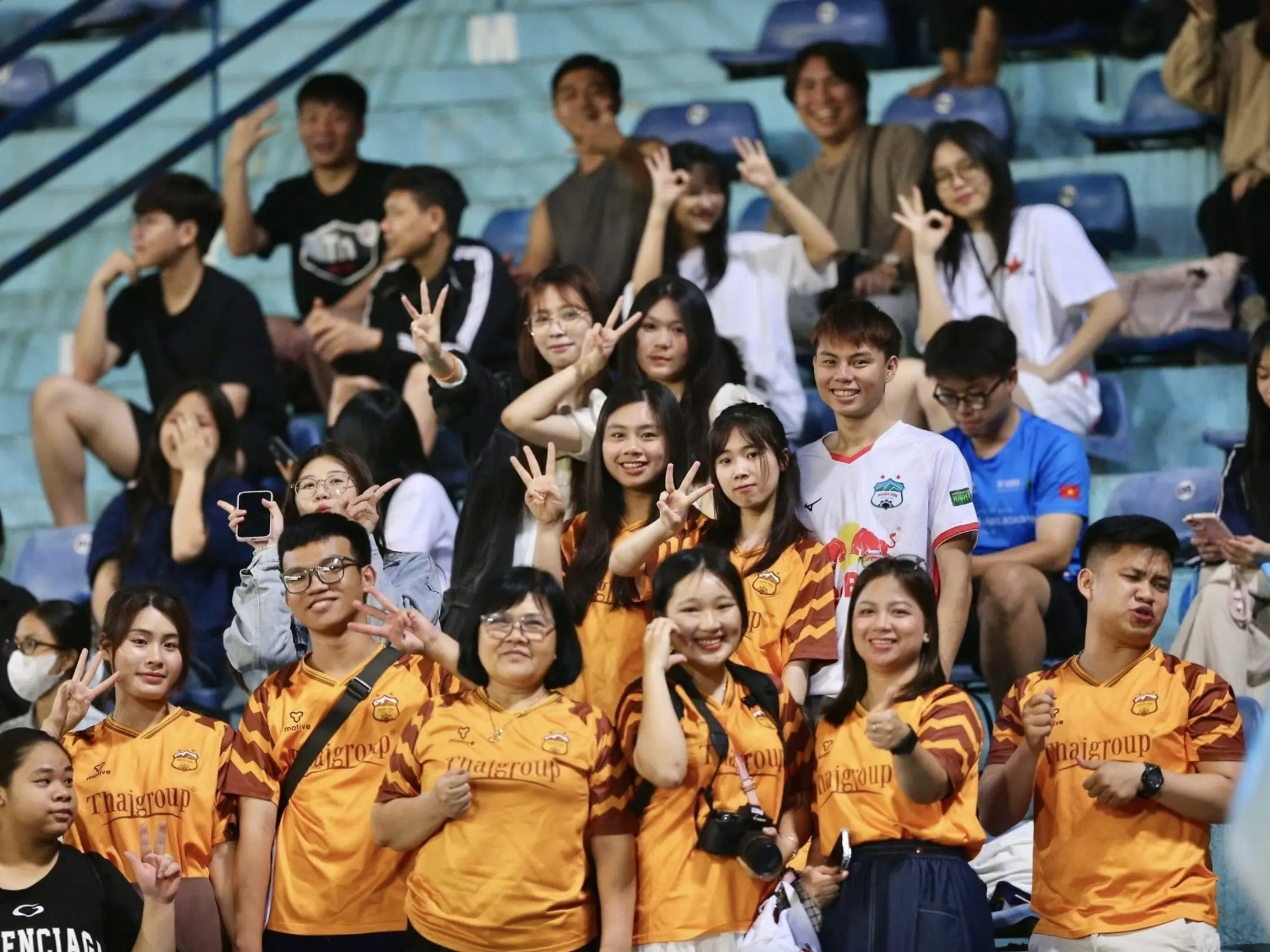 Các cổ động viên của câu lạc bộ Hoàng Anh Gia Lai nổi tiếng về sự nhiệt huyết và đáng yêu